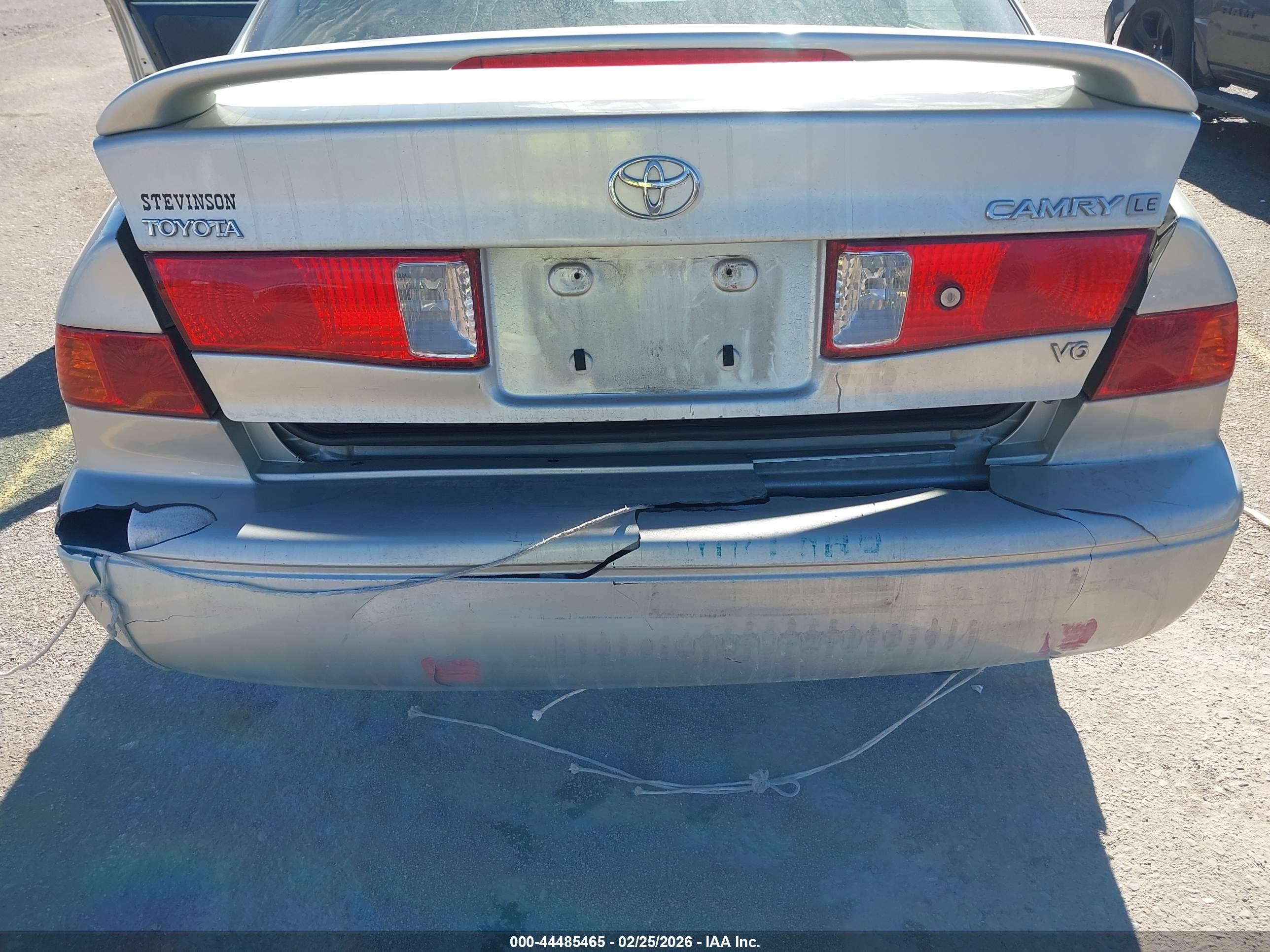 TOYOTA CAMRY image 6