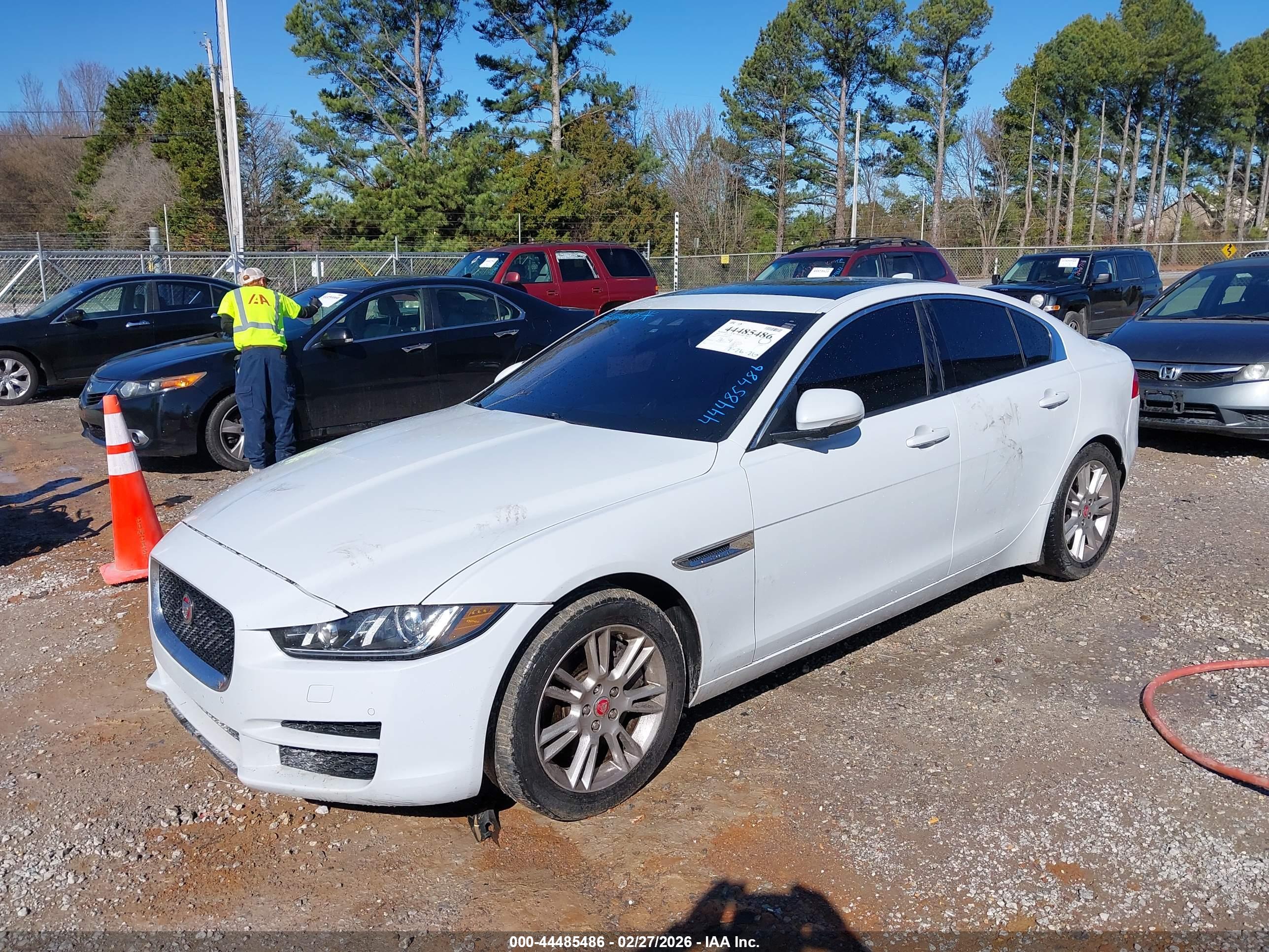 JAGUAR XE image 2