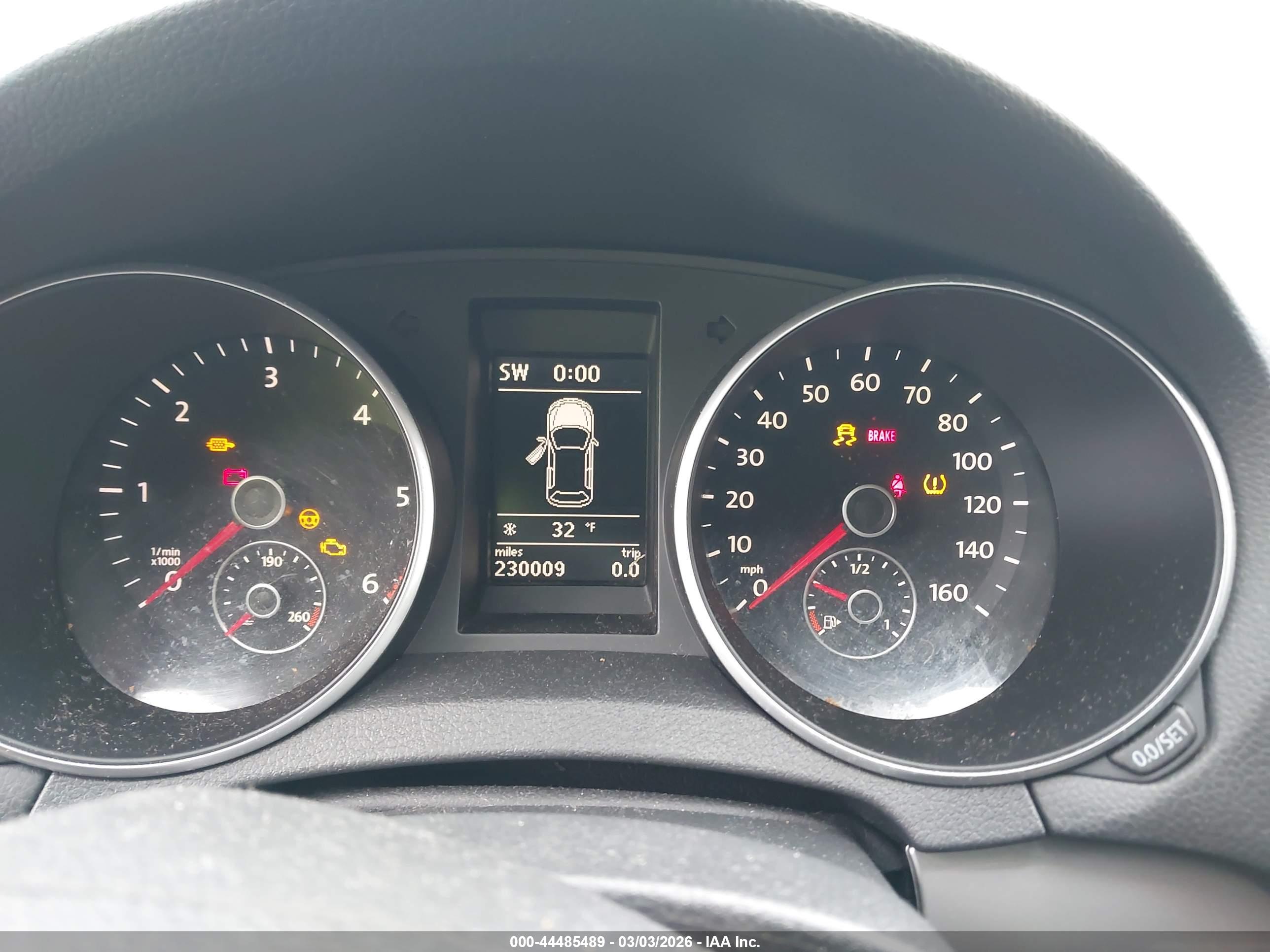 VOLKSWAGEN GOLF image 7