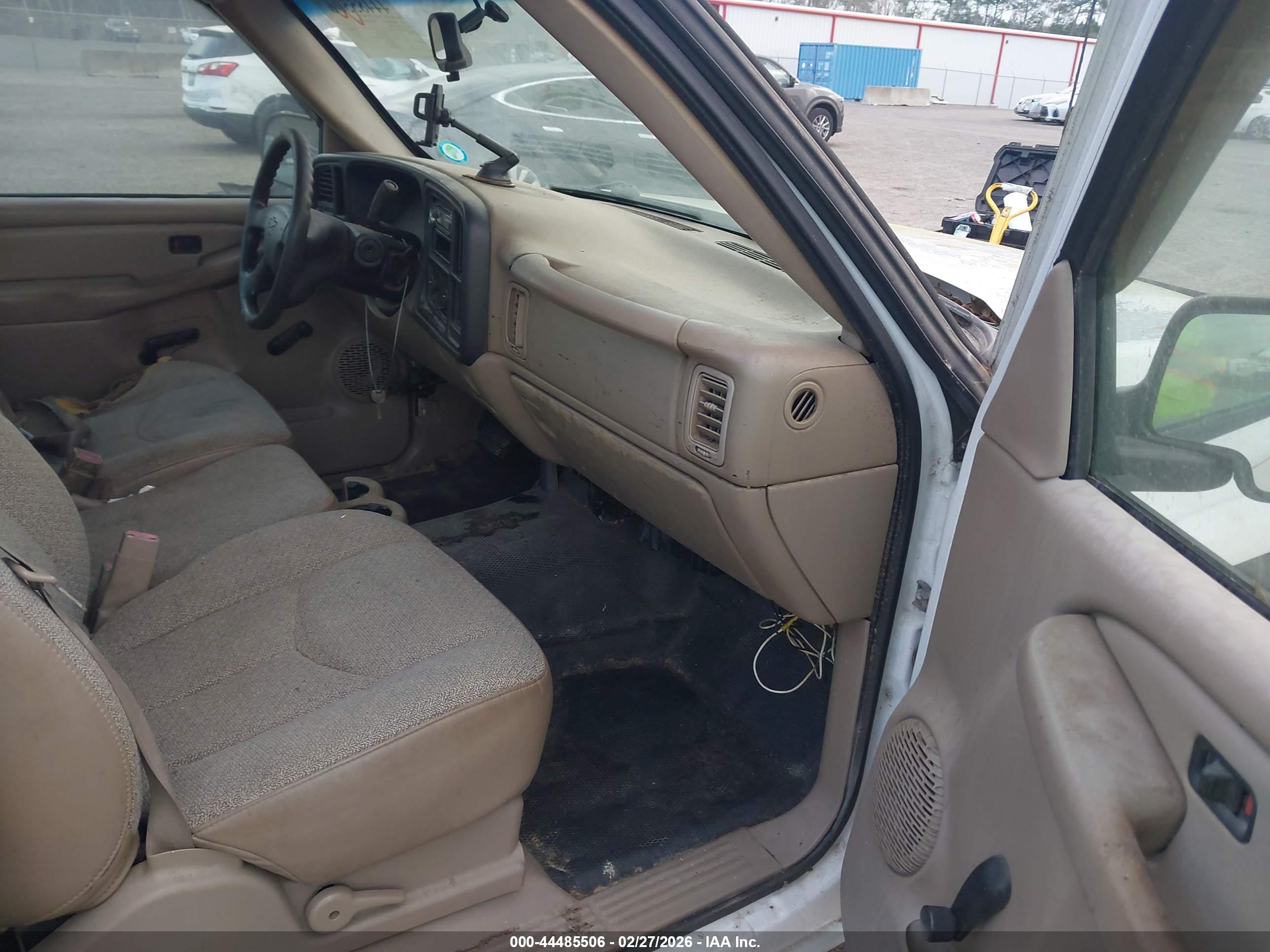 CHEVROLET SILVERADO image 5