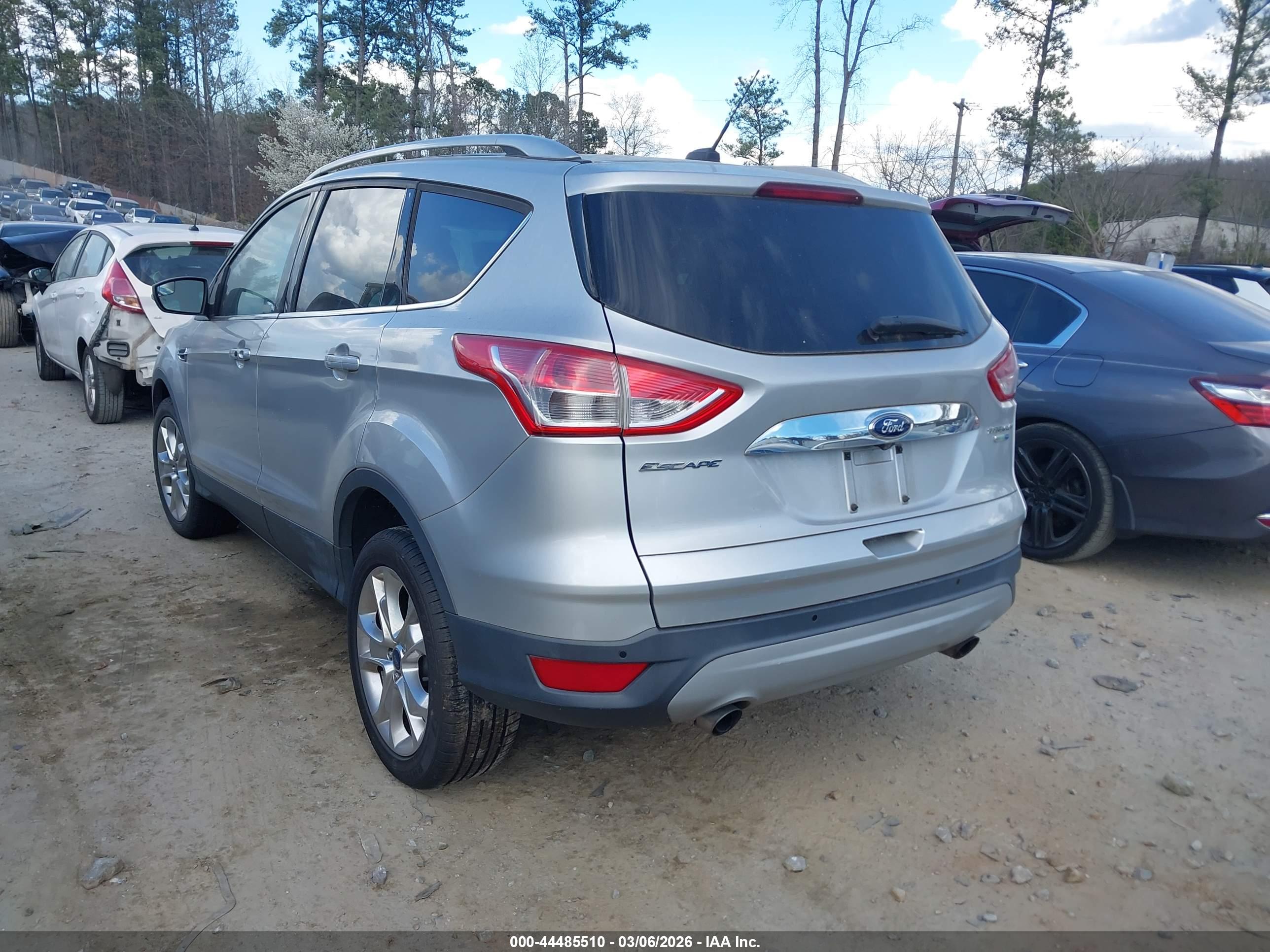 FORD ESCAPE image 3