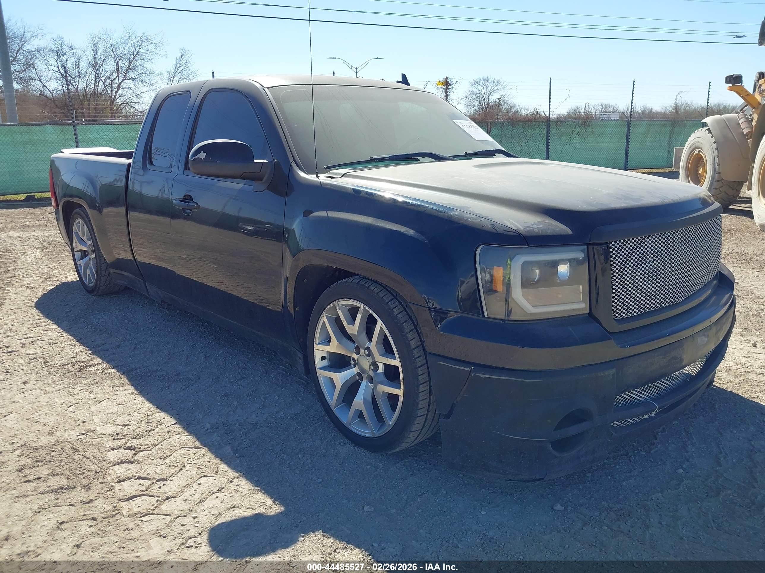 GMC SIERRA image 6
