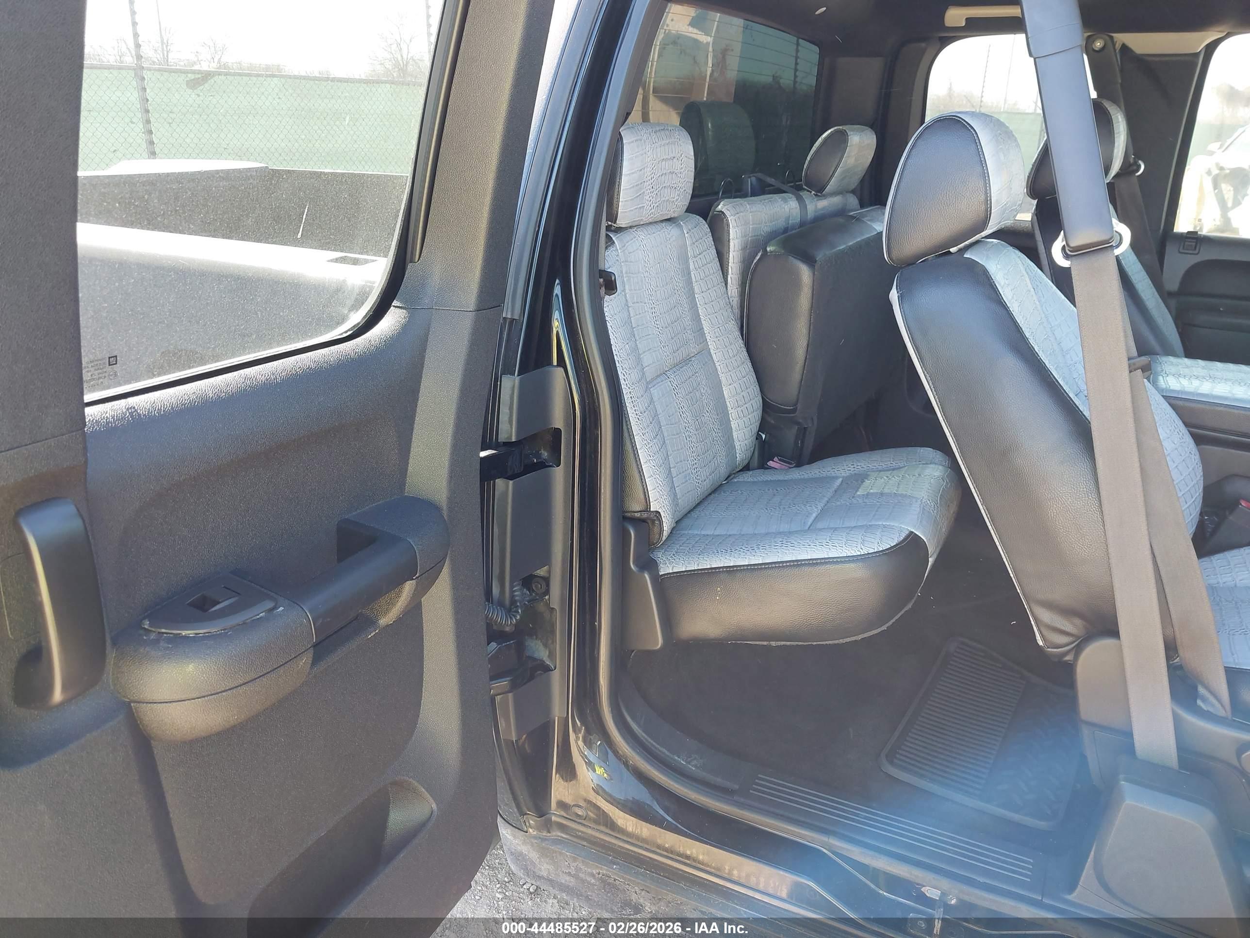 GMC SIERRA image 8