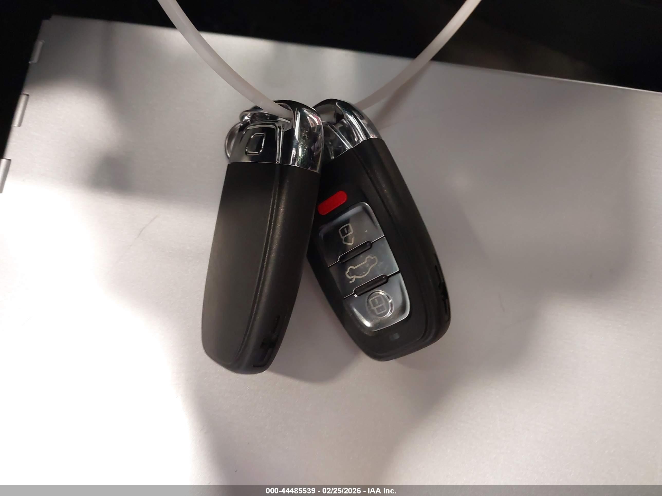 AUDI A4 image 11