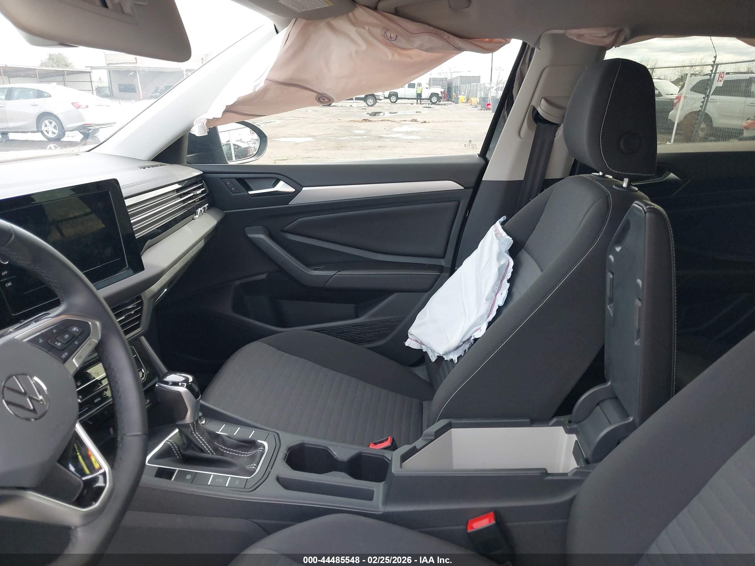 VOLKSWAGEN JETTA image 5