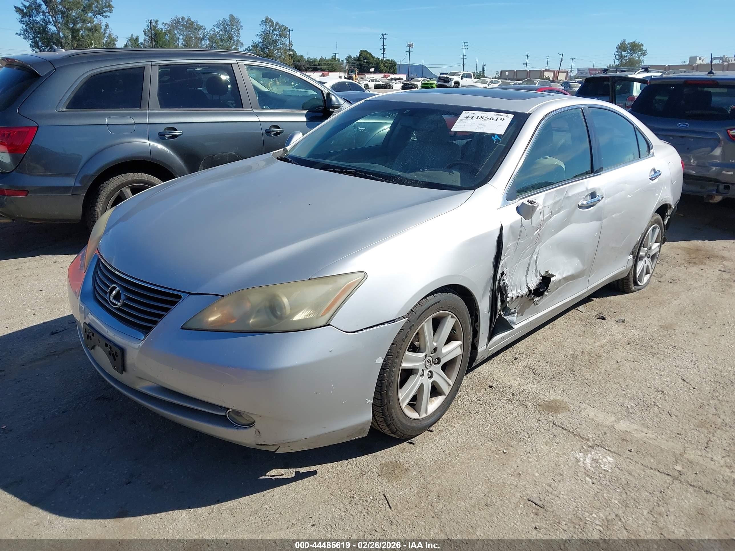 LEXUS ES image 2