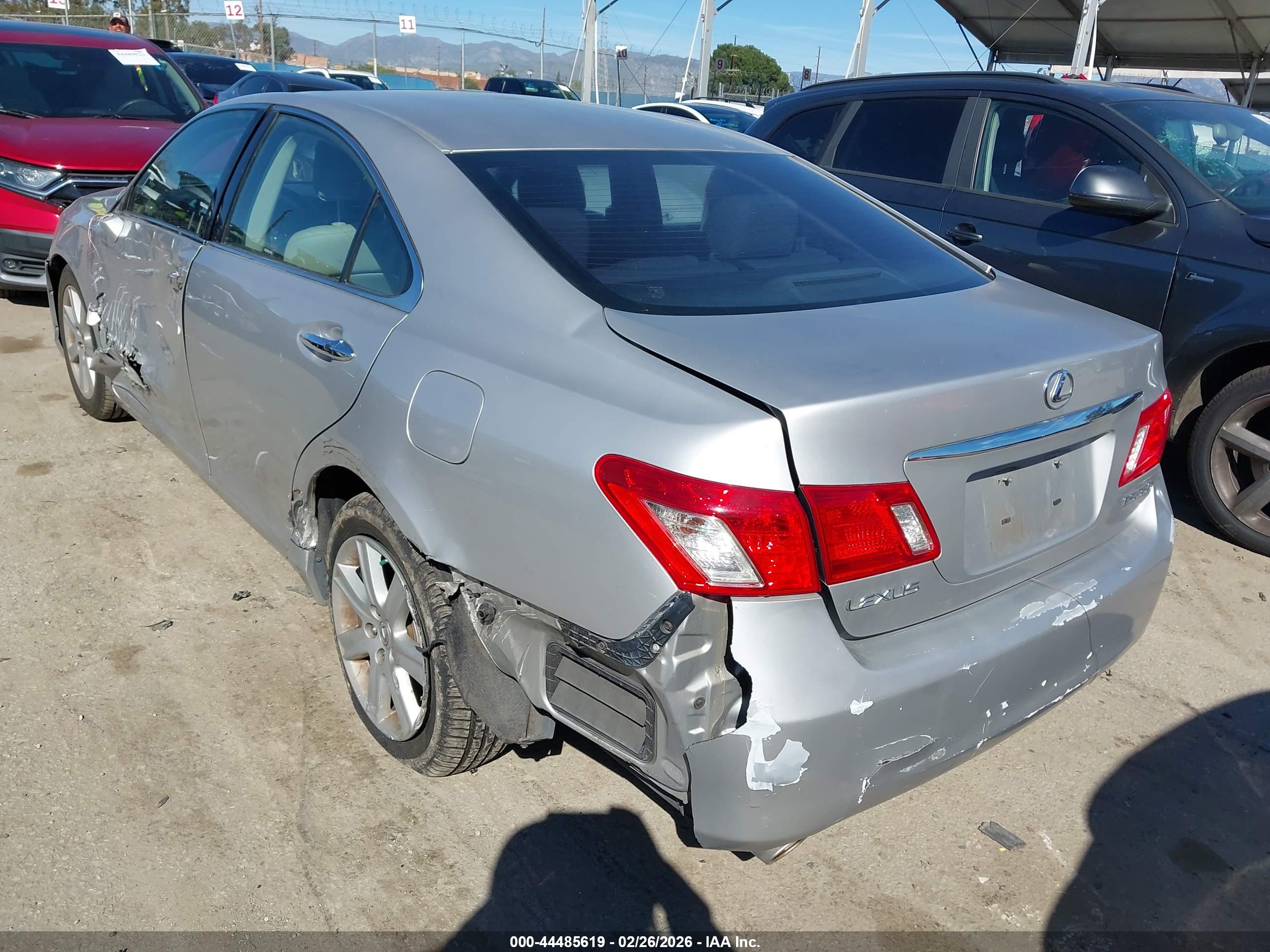 LEXUS ES image 3