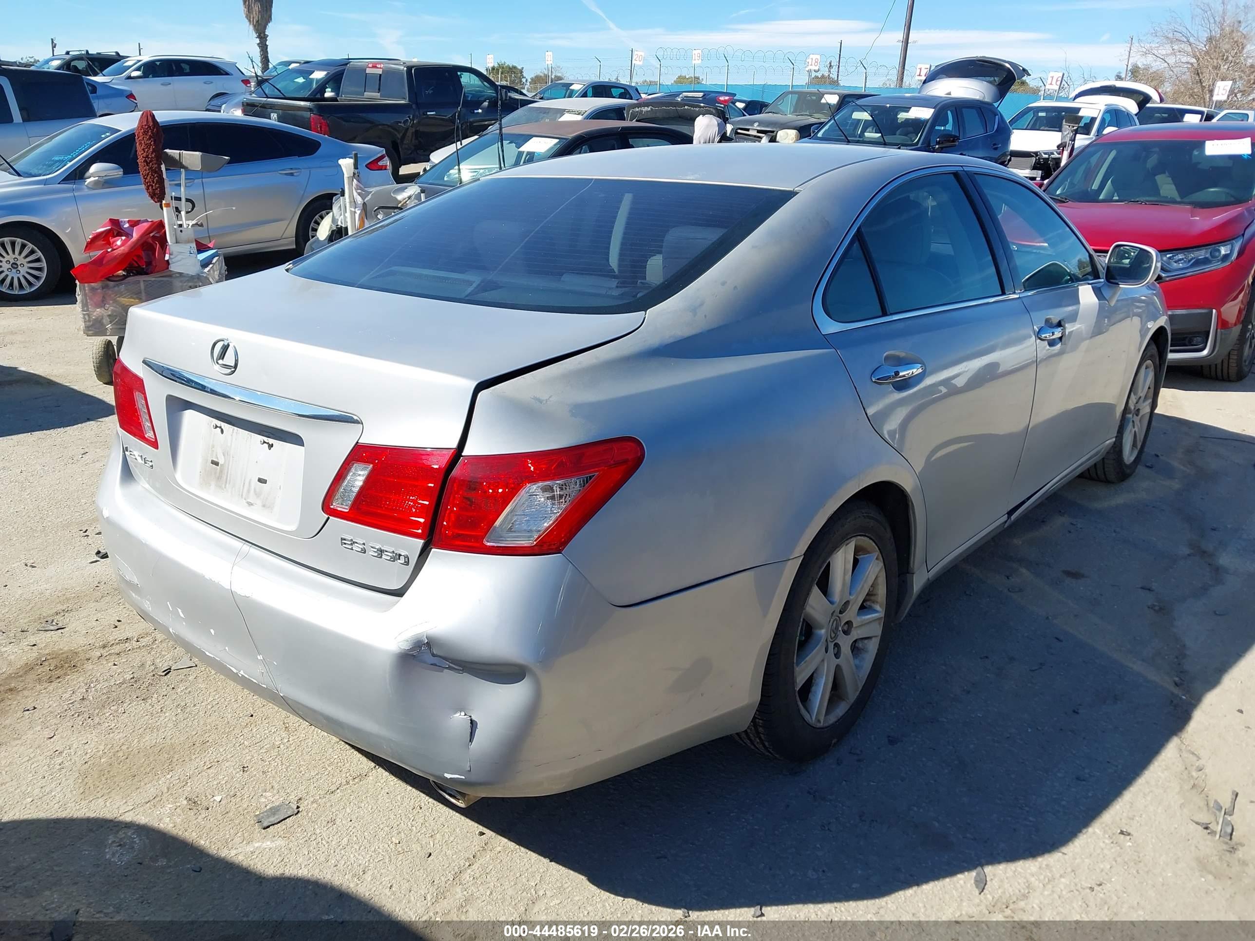 LEXUS ES image 4