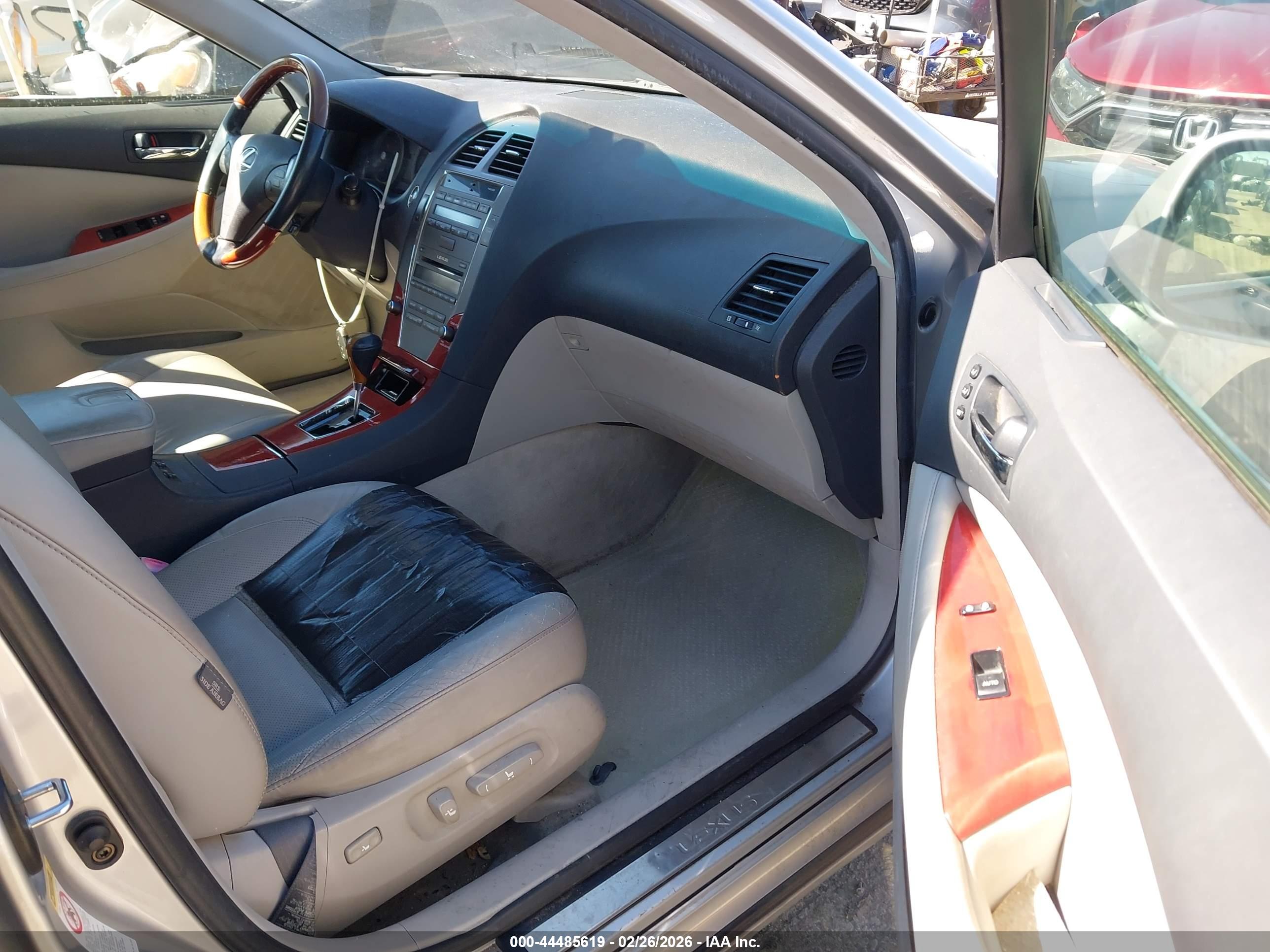 LEXUS ES image 5