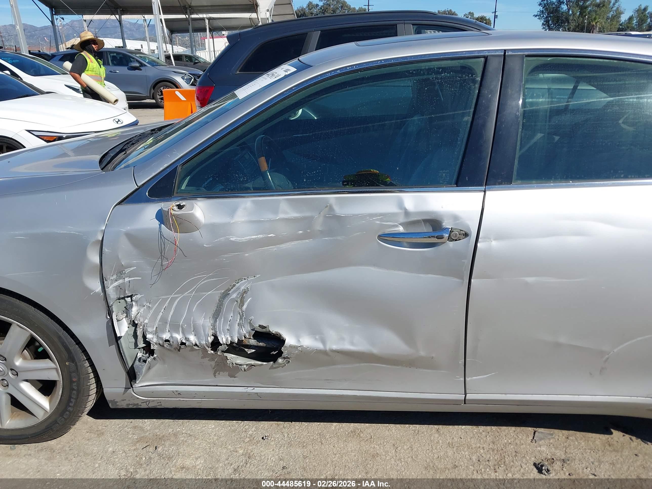 LEXUS ES image 6