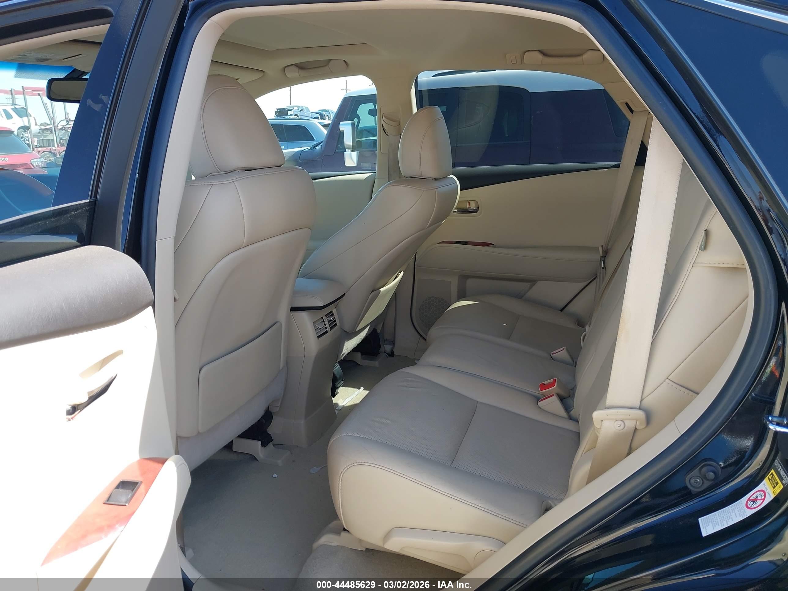 LEXUS RX image 8