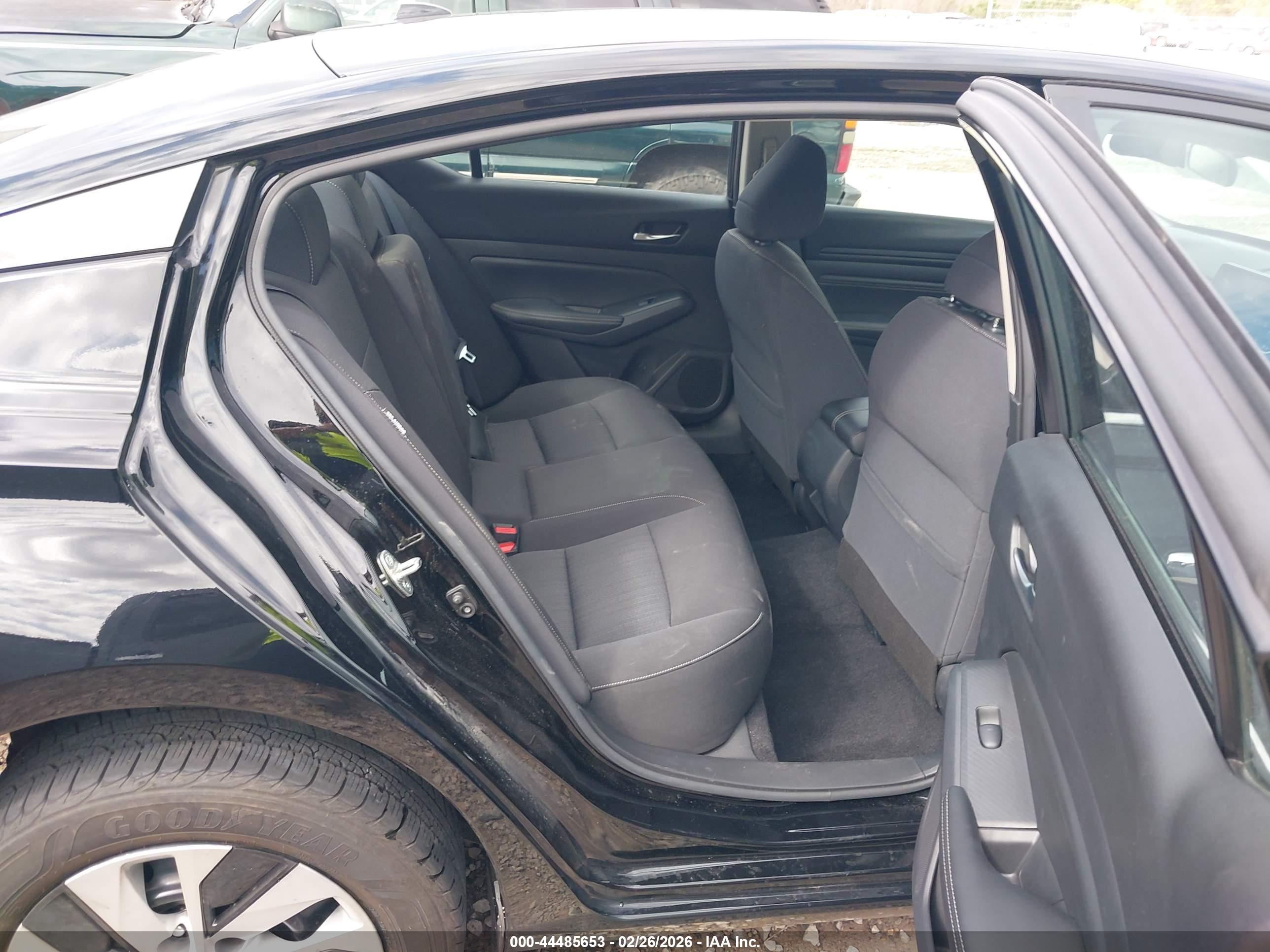 NISSAN ALTIMA image 8