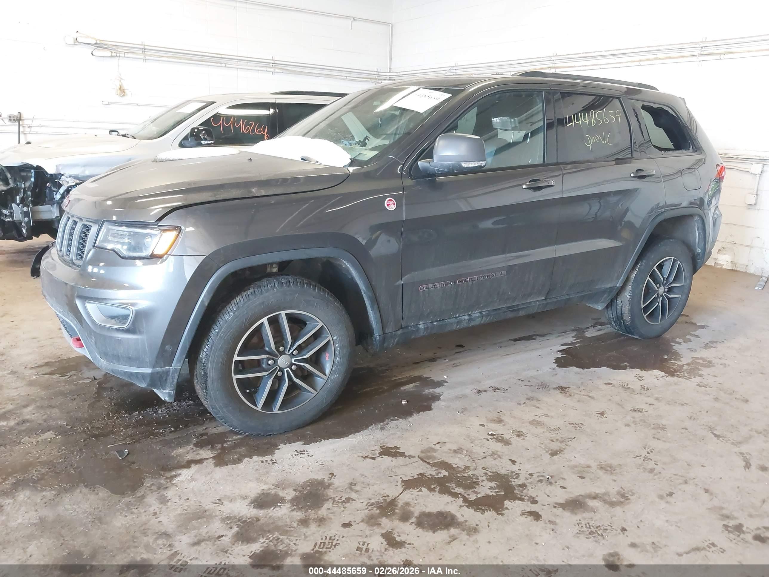 JEEP GRAND image 2