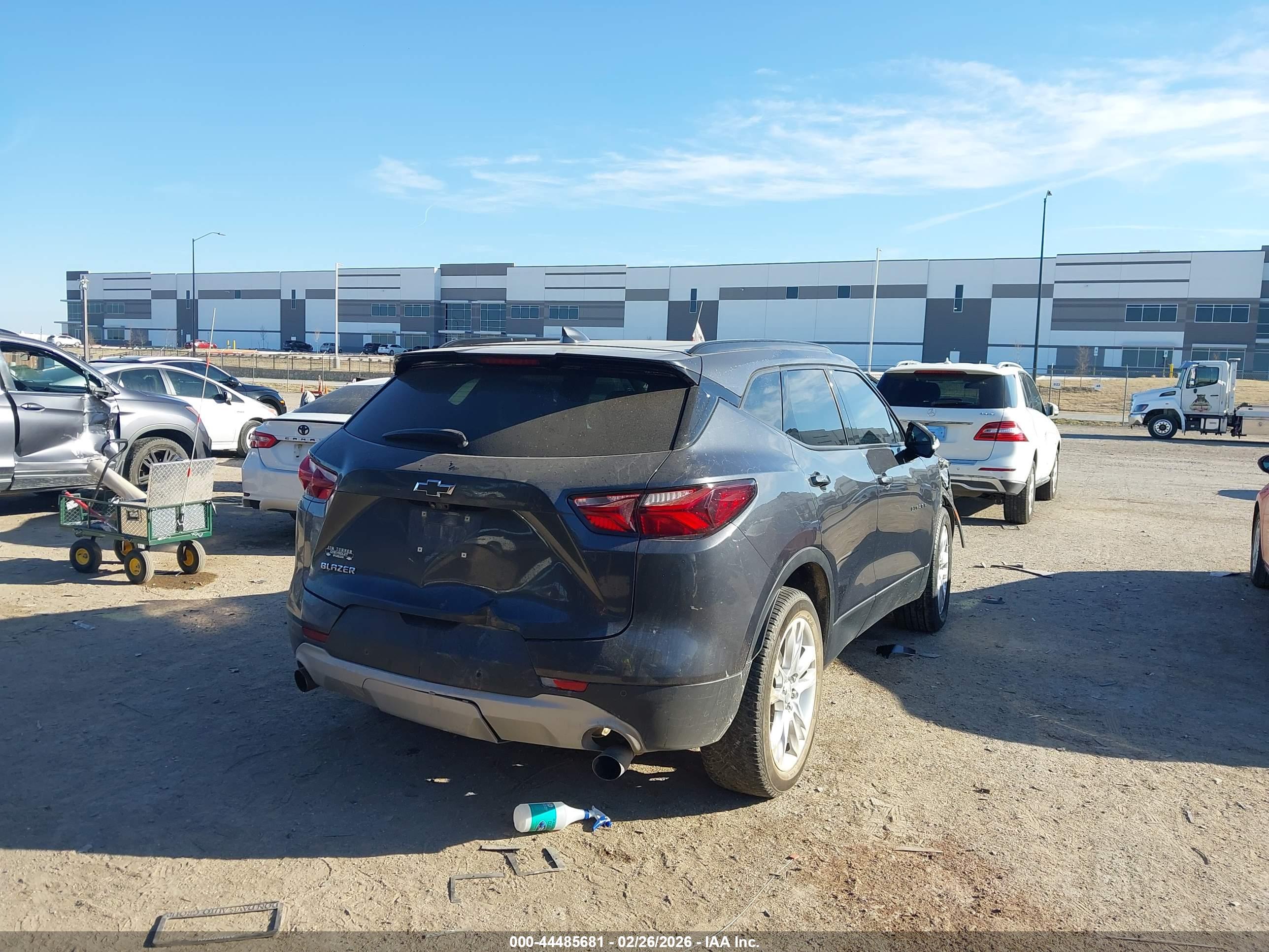 CHEVROLET BLAZER image 4