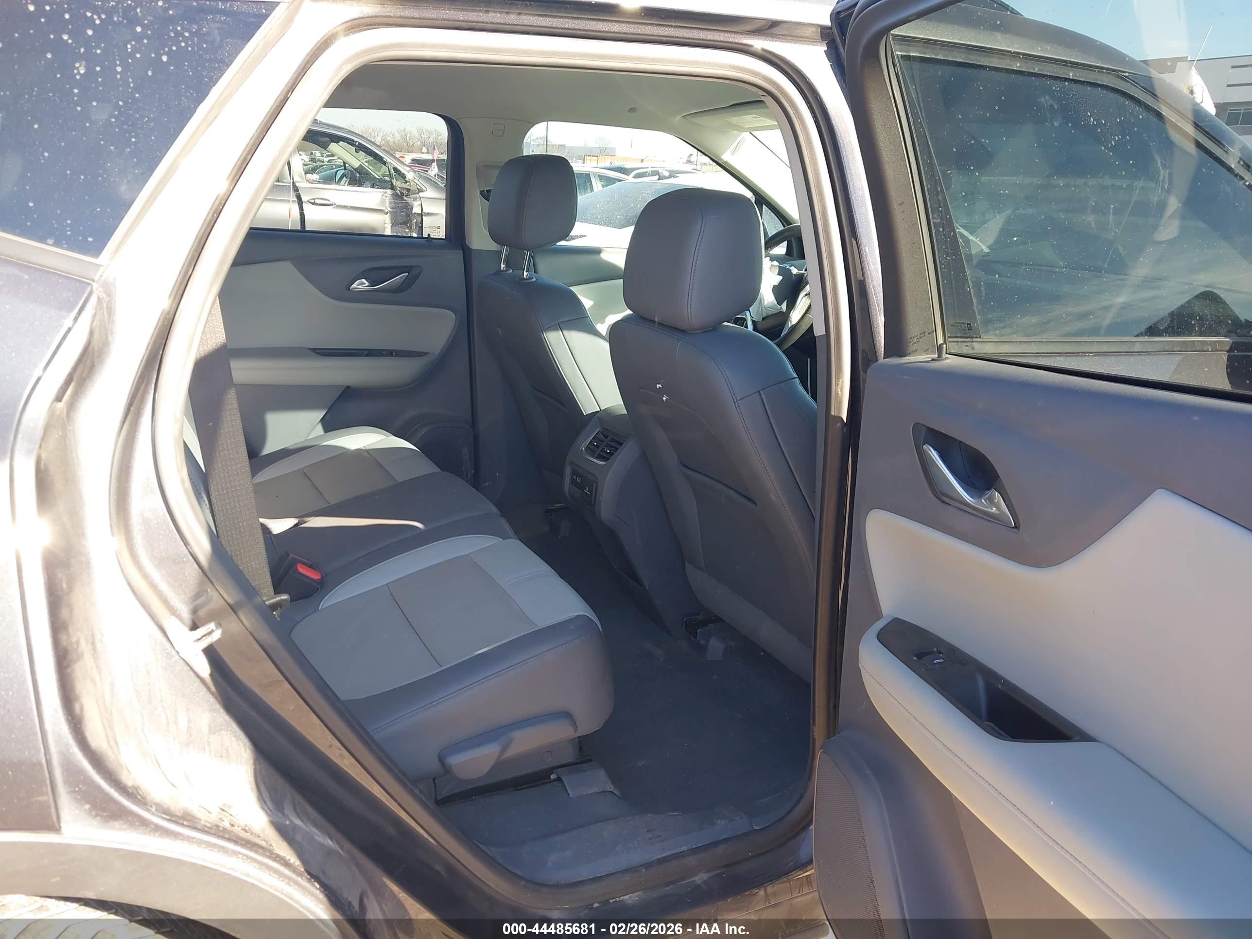 CHEVROLET BLAZER image 8