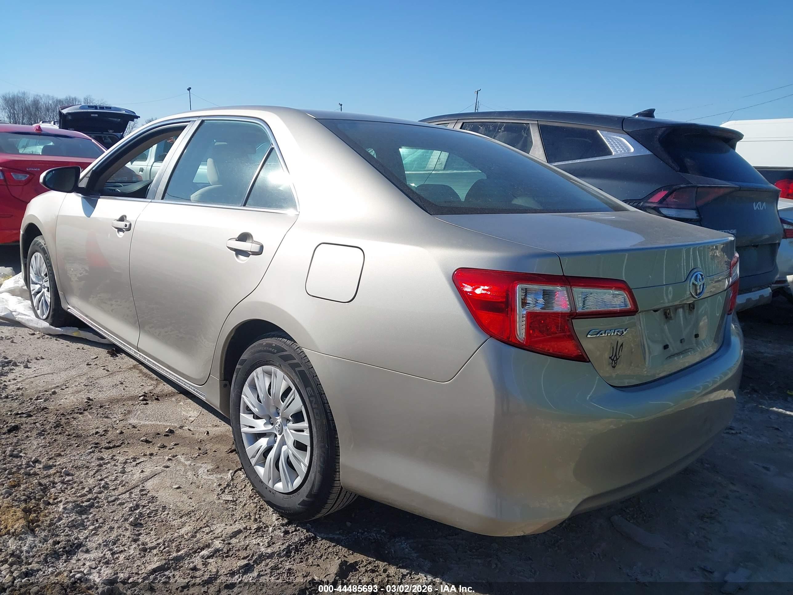 TOYOTA CAMRY image 3