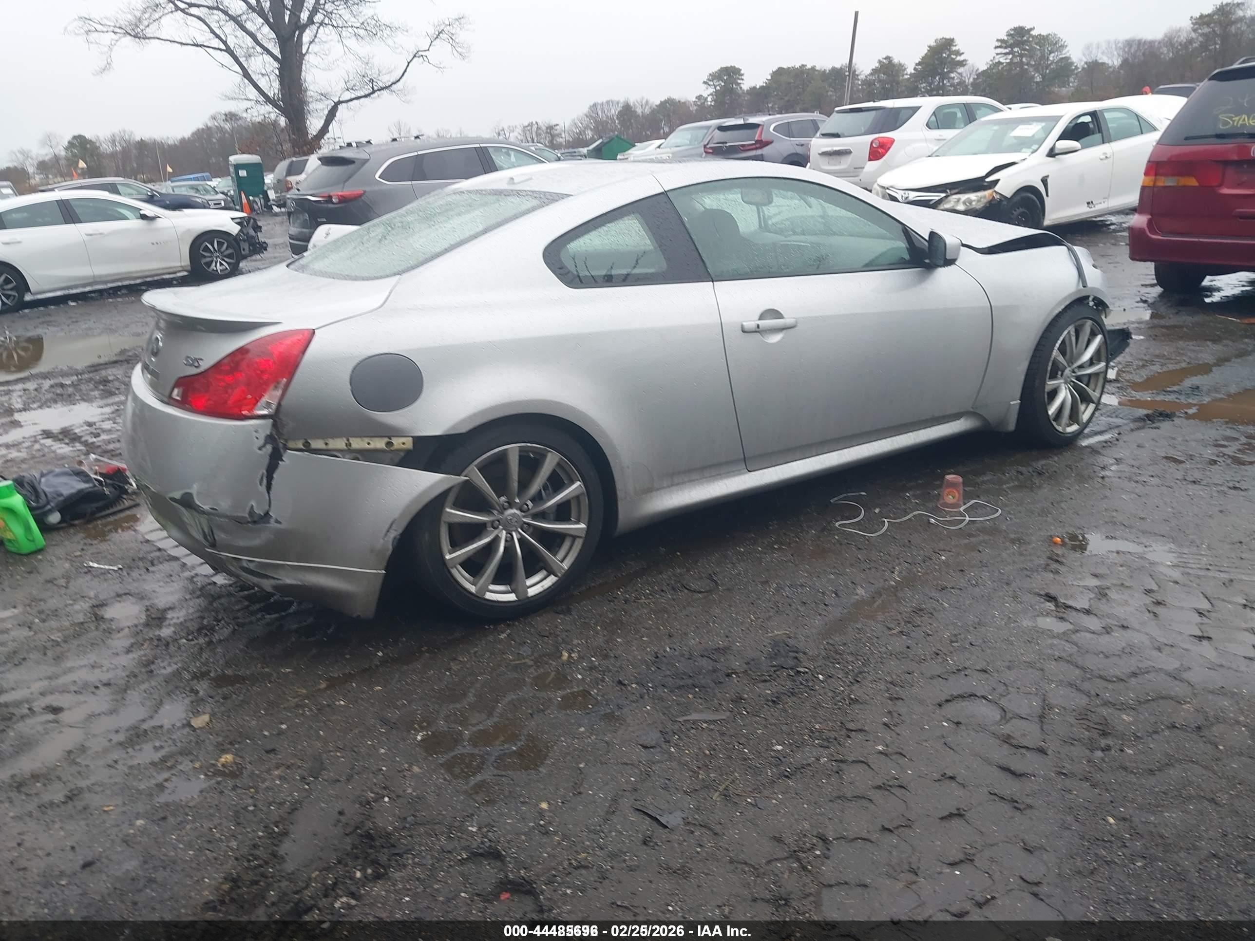 INFINITI G37 image 4