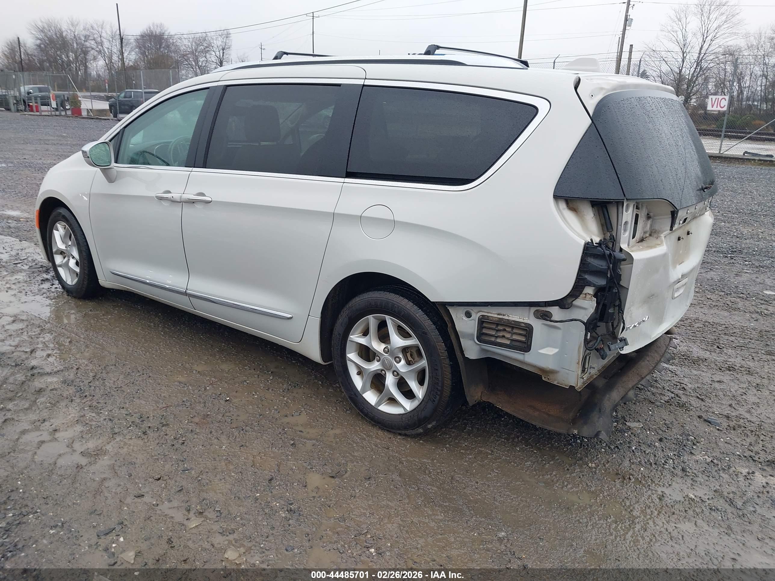 CHRYSLER PACIFICA image 3