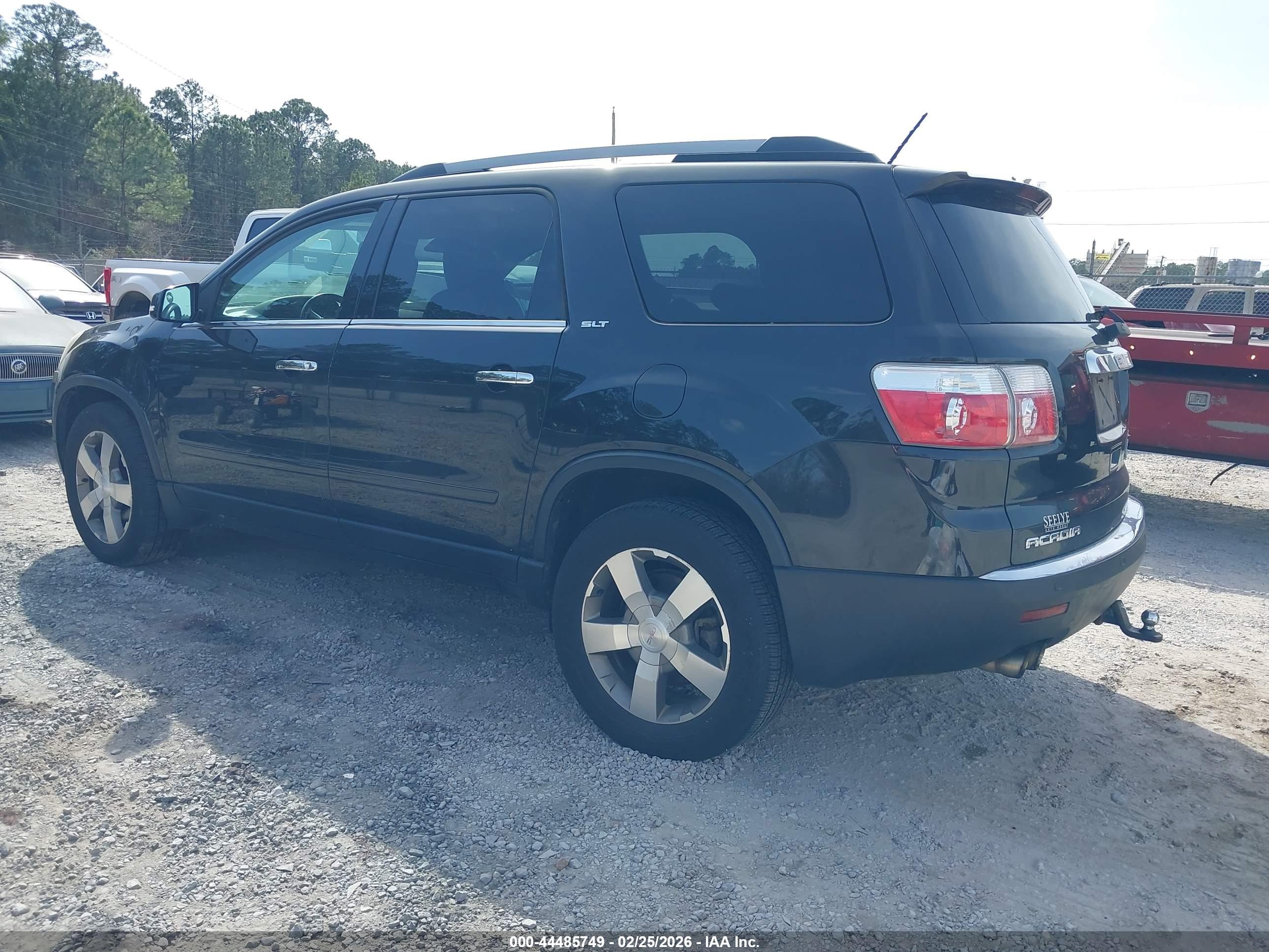 GMC ACADIA image 3
