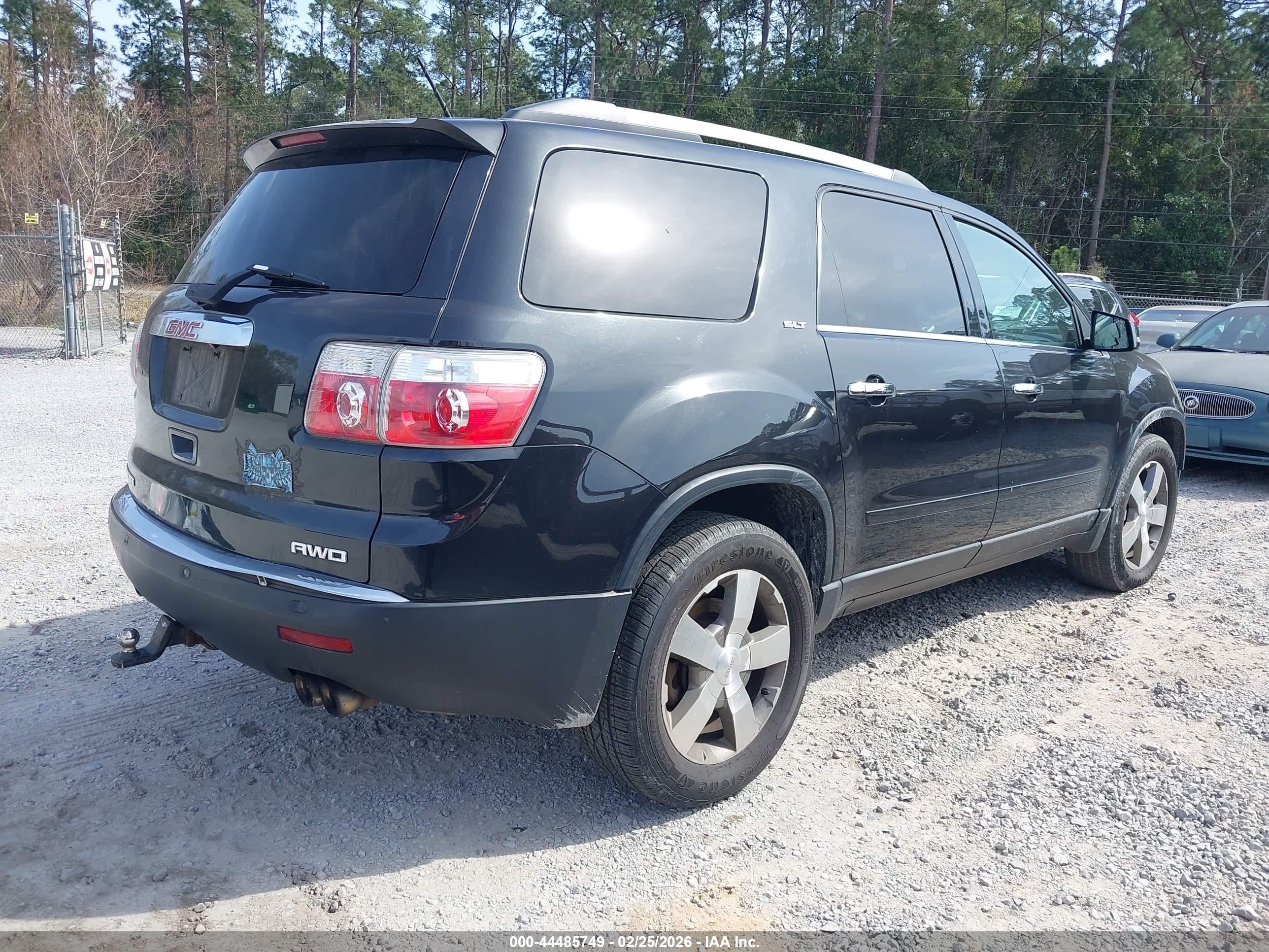 GMC ACADIA image 4