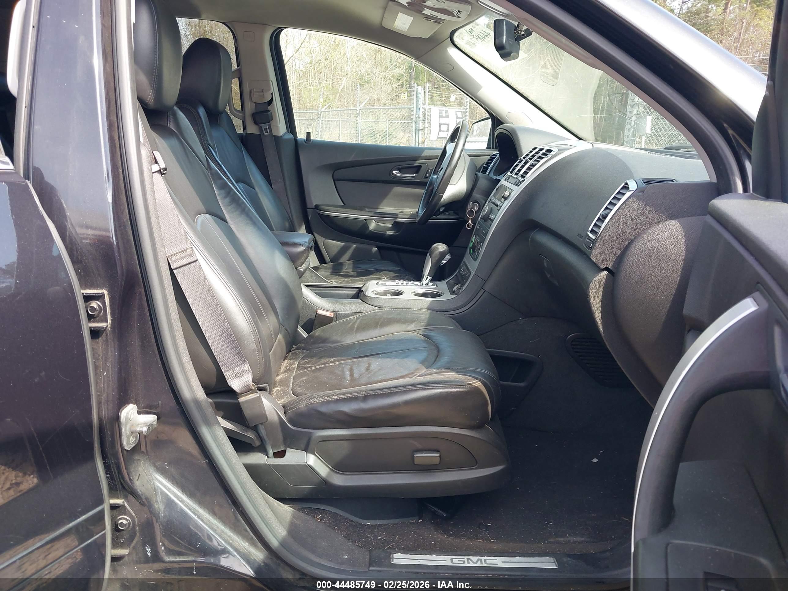 GMC ACADIA image 5