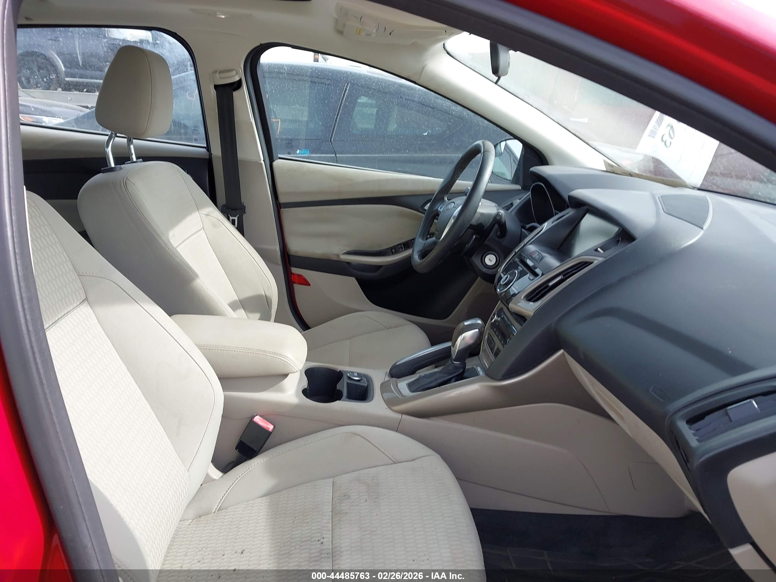FORD FOCUS image 5