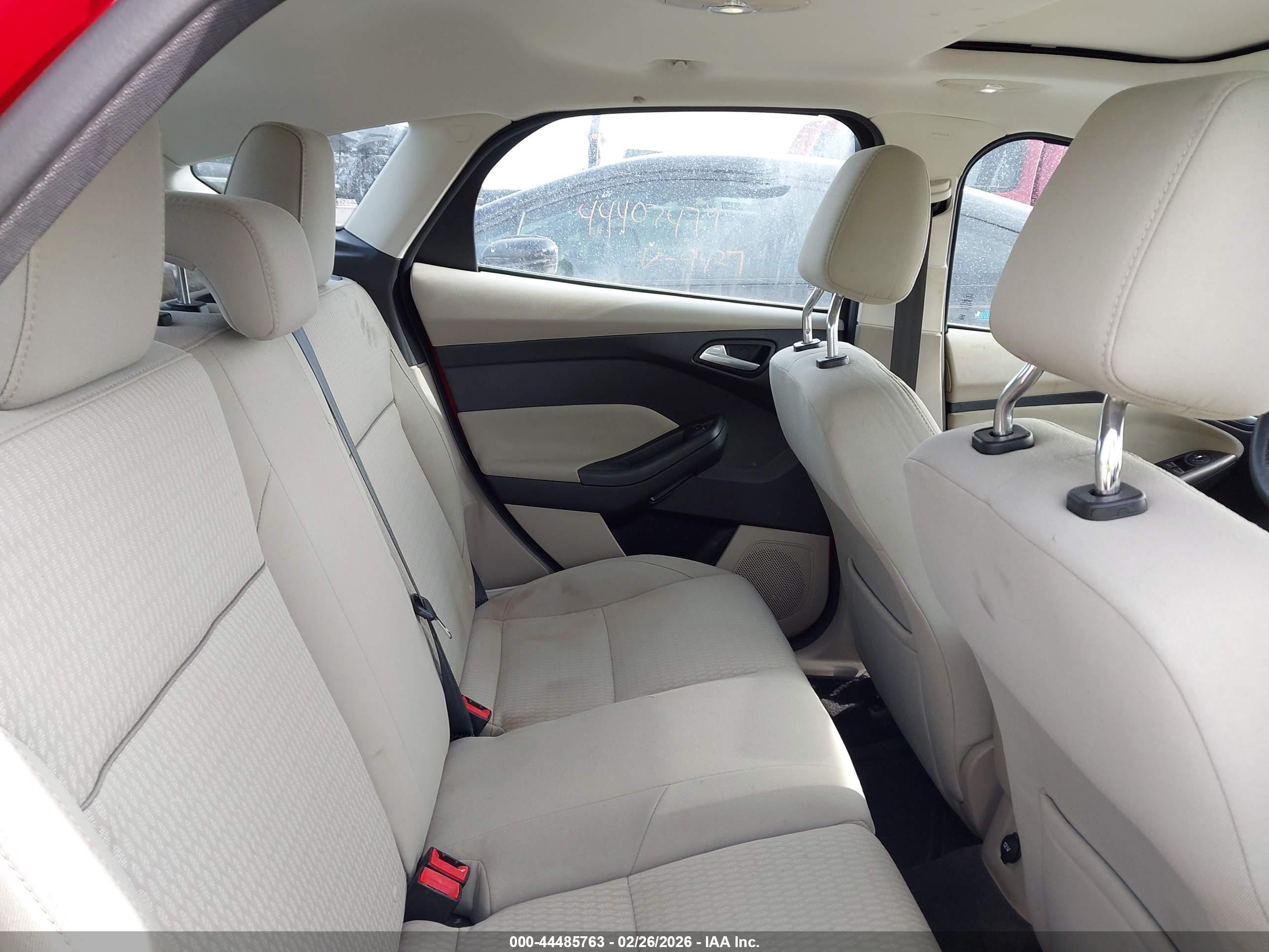 FORD FOCUS image 8