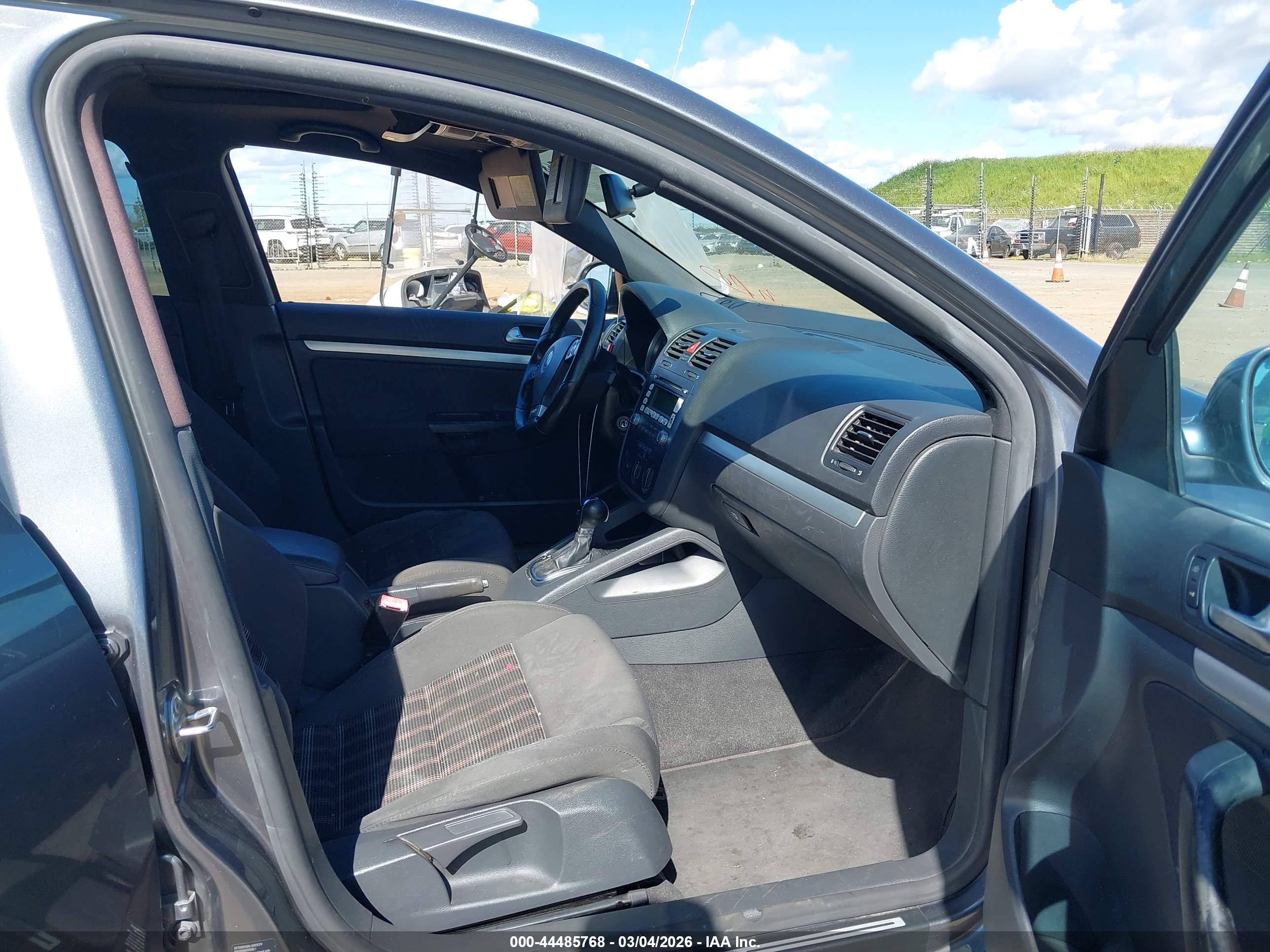 VOLKSWAGEN JETTA image 5