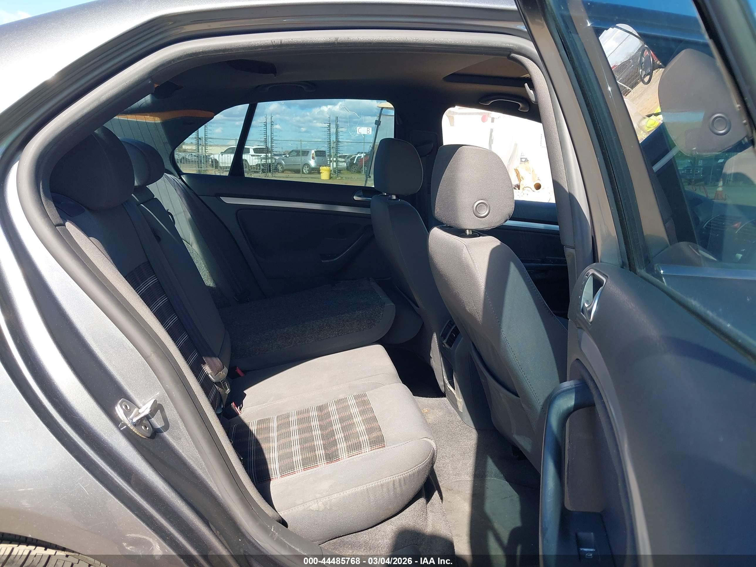 VOLKSWAGEN JETTA image 8