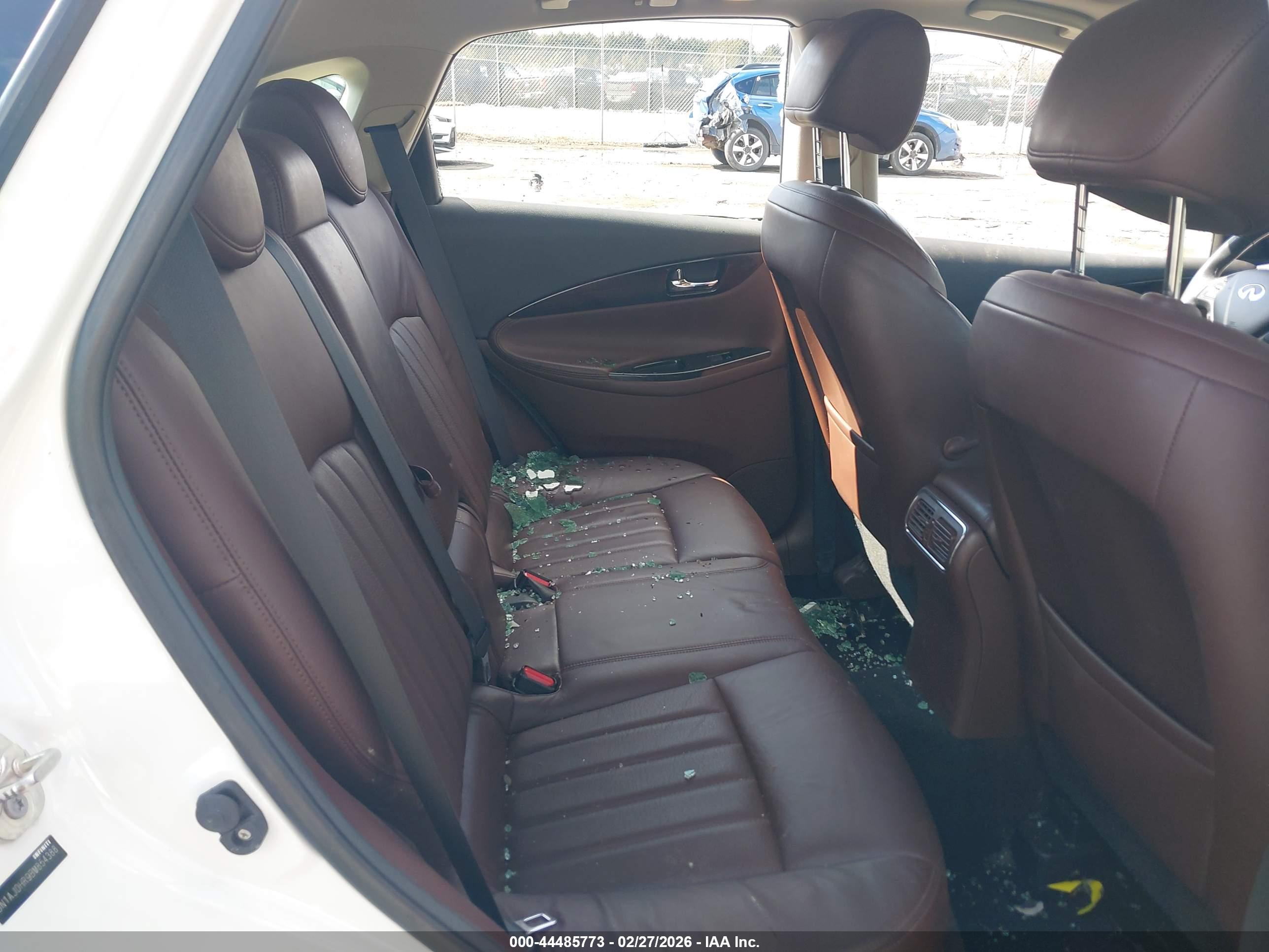 INFINITI EX35 image 8