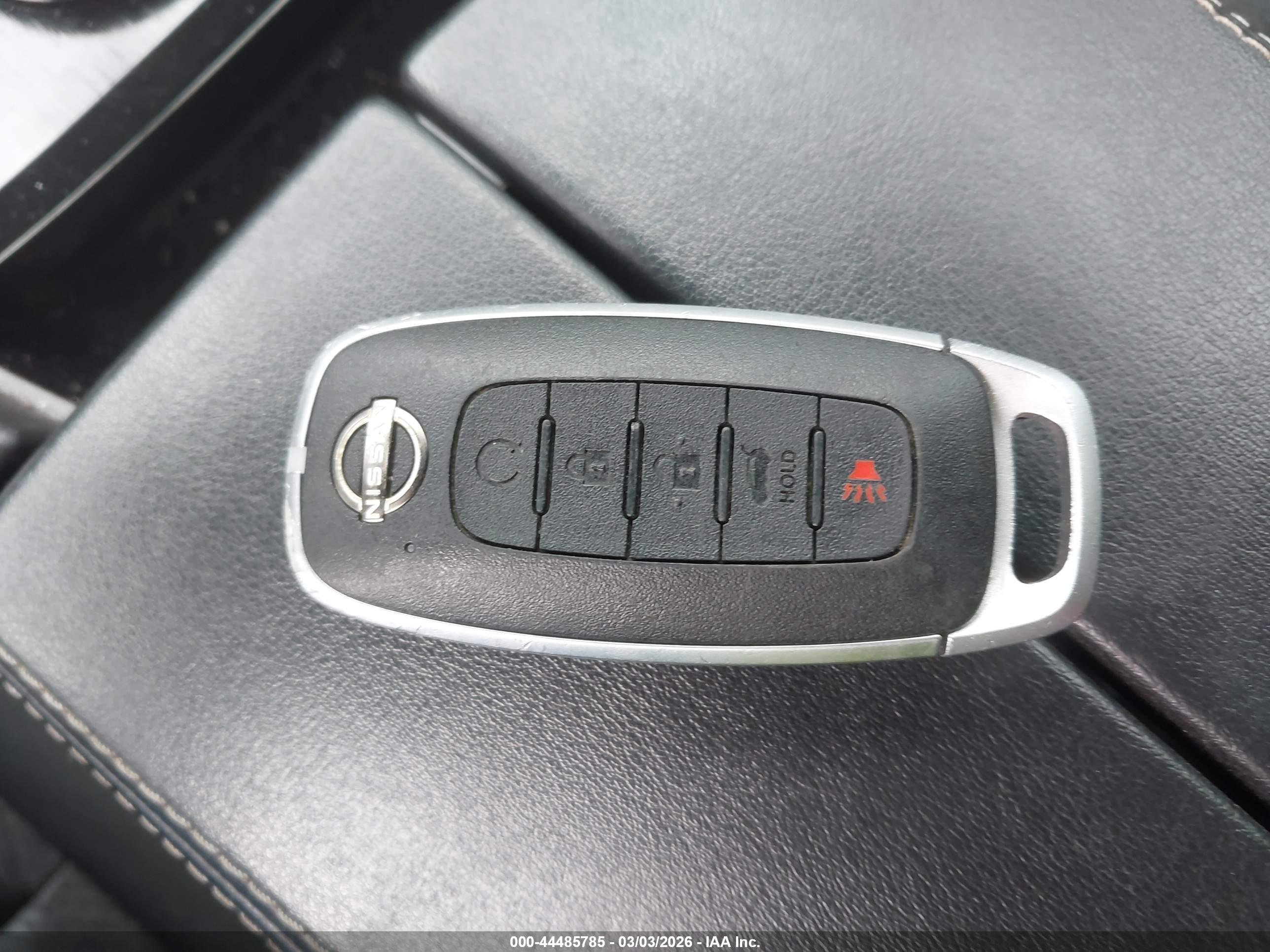 NISSAN ROGUE image 11