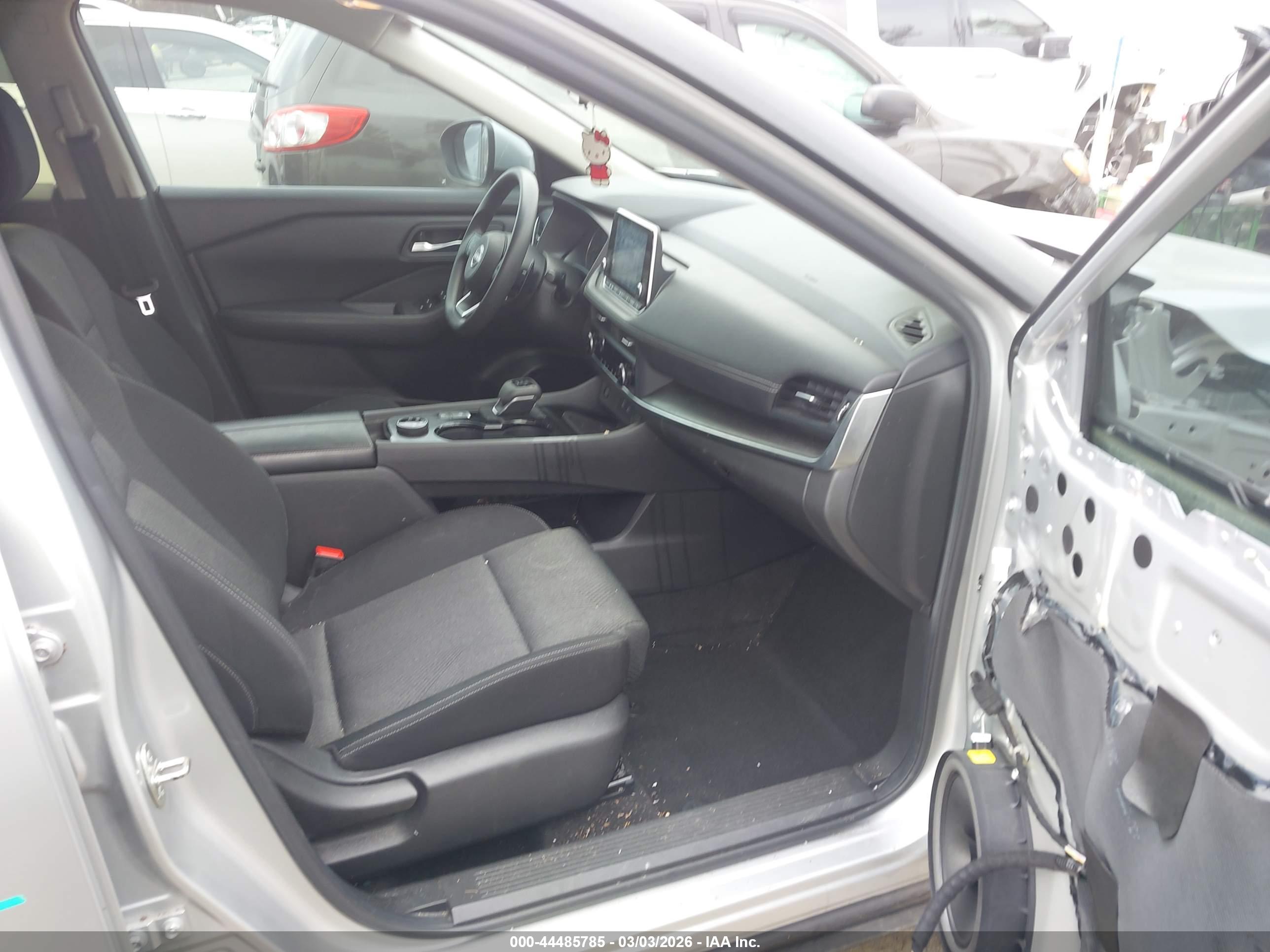 NISSAN ROGUE image 5