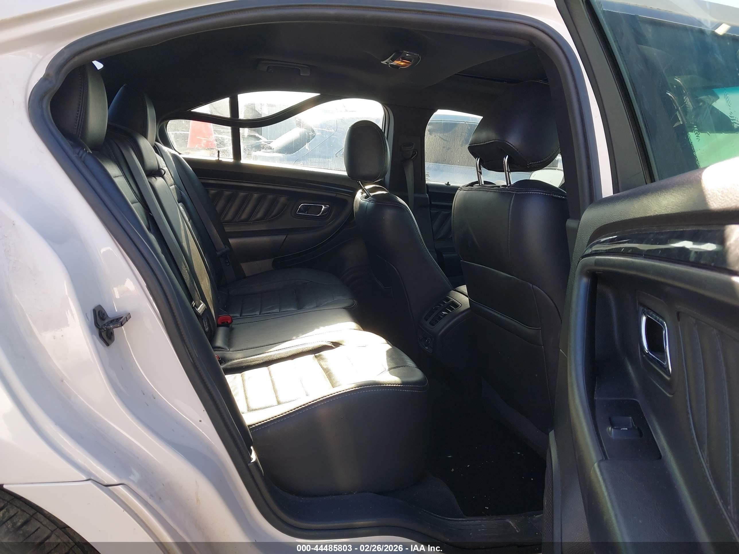 FORD TAURUS image 8