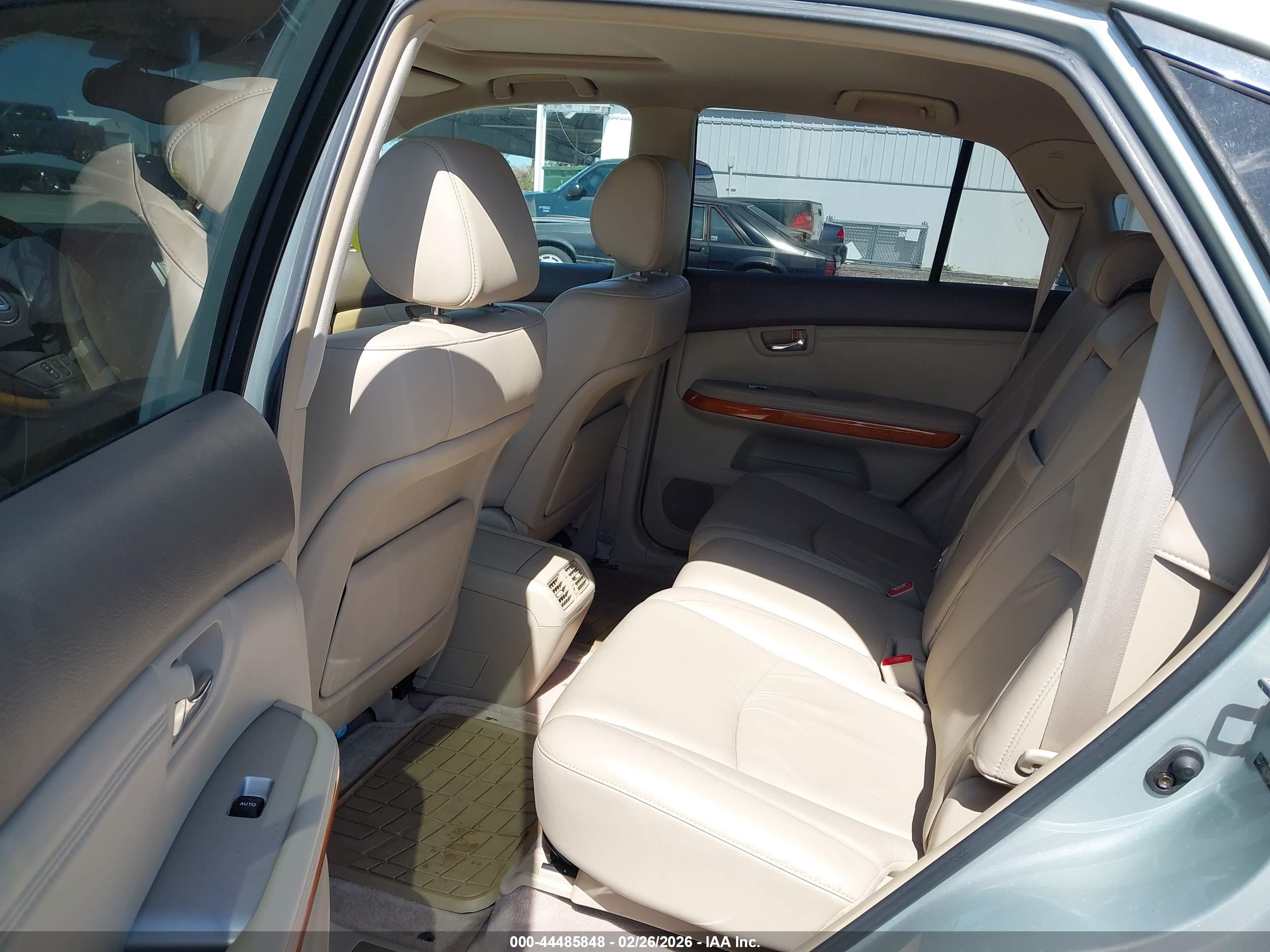 LEXUS RX image 8