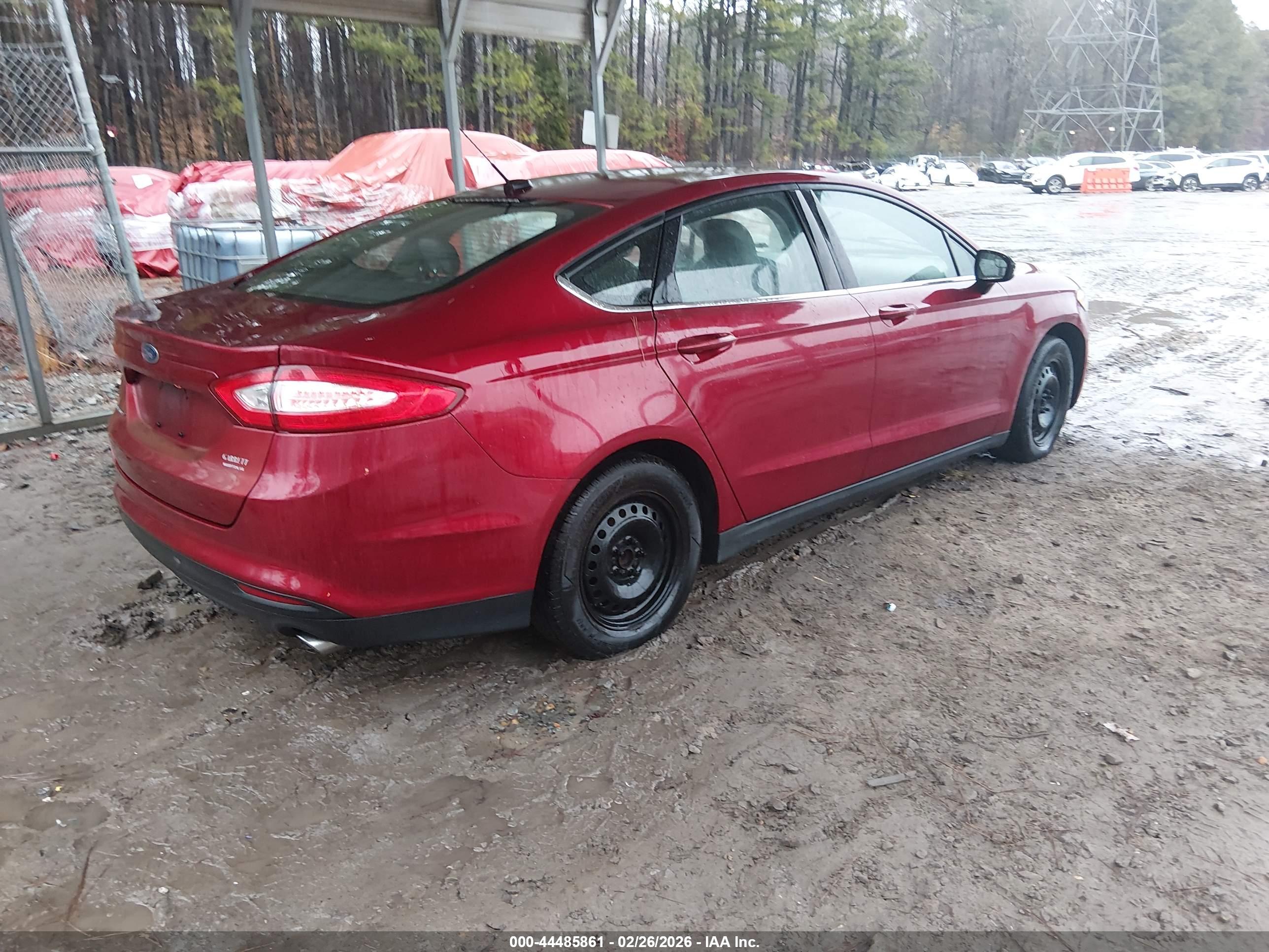 FORD FUSION image 4