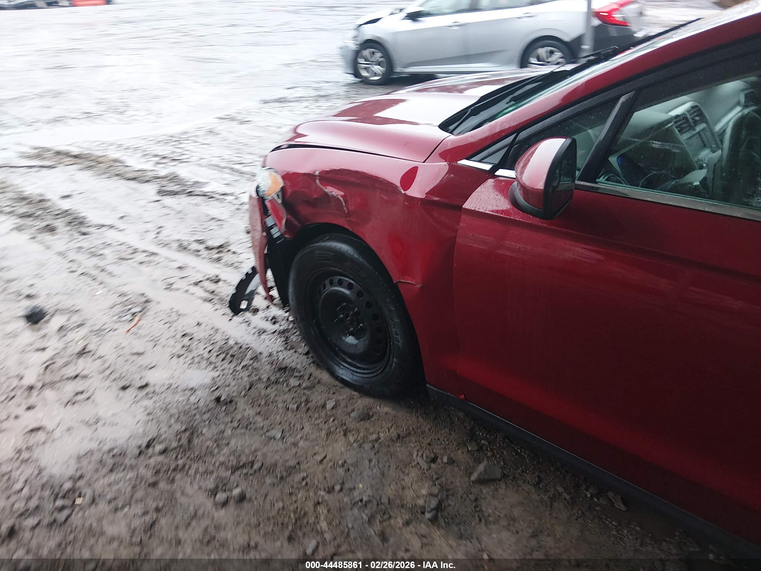 FORD FUSION image 6