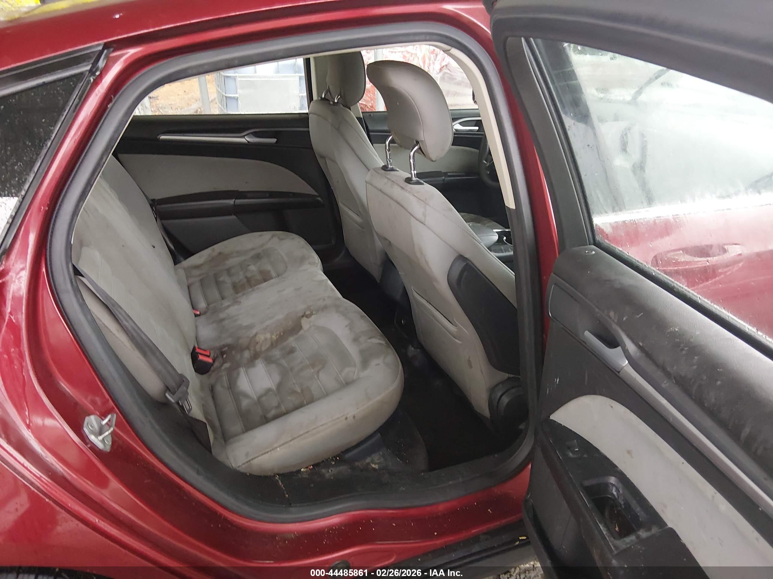 FORD FUSION image 8