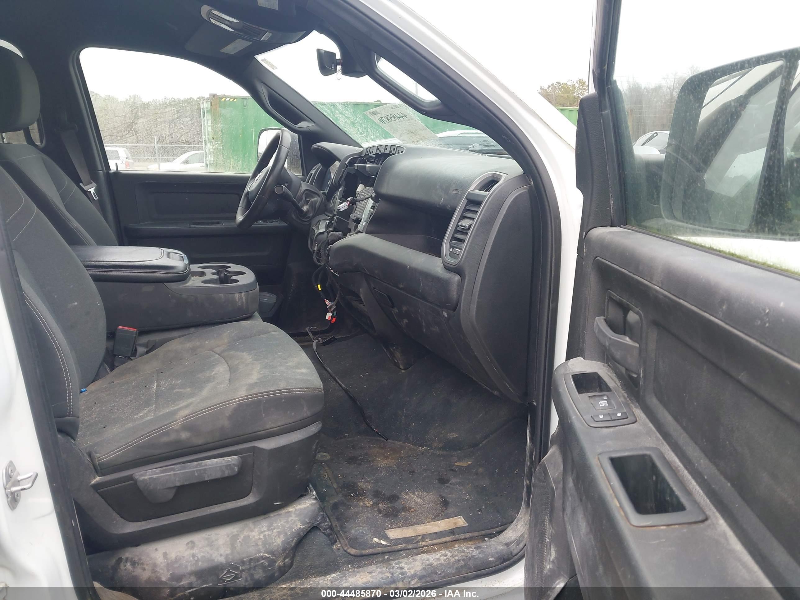 RAM 2500 image 5