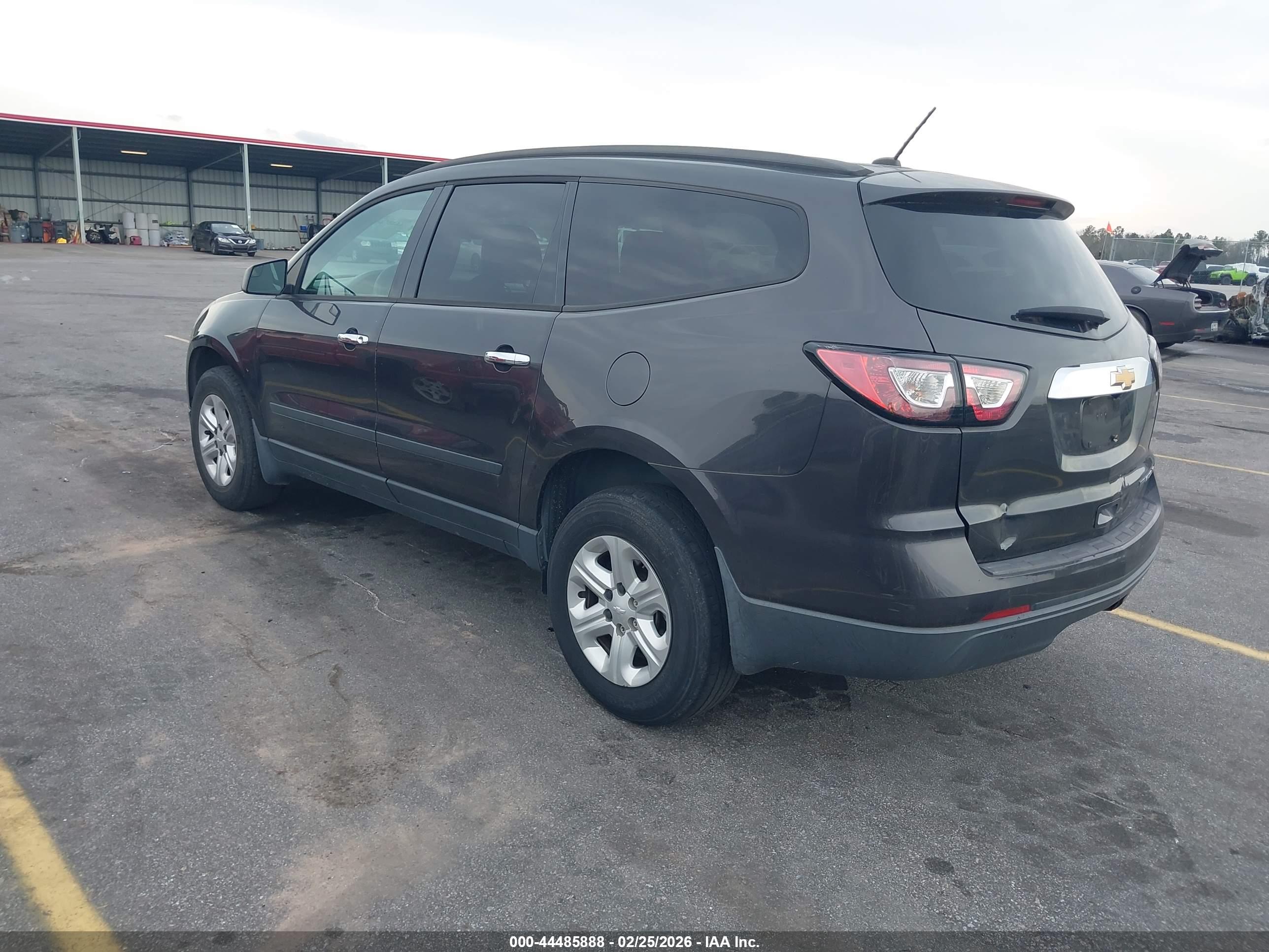 CHEVROLET TRAVERSE image 3
