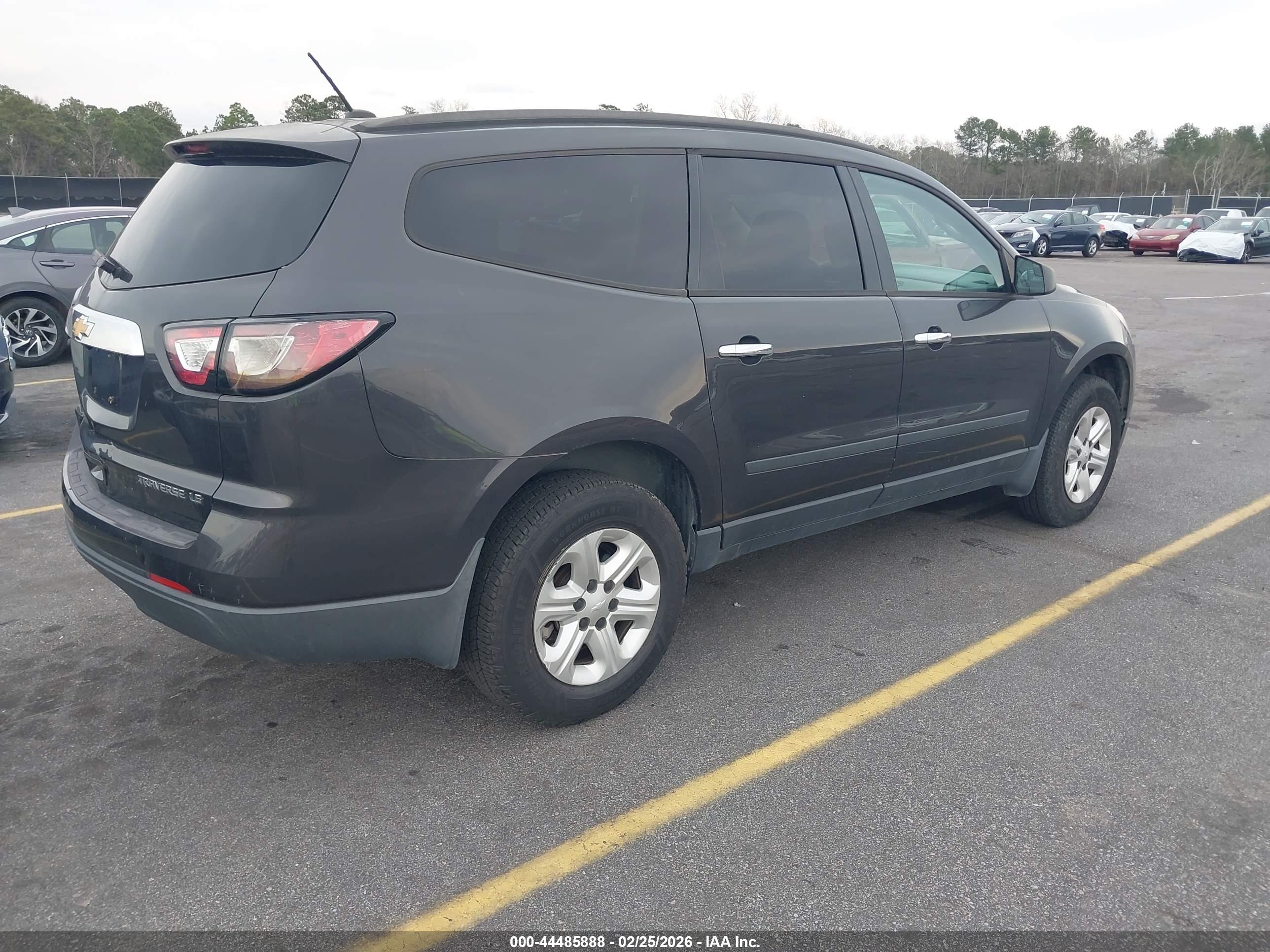 CHEVROLET TRAVERSE image 4