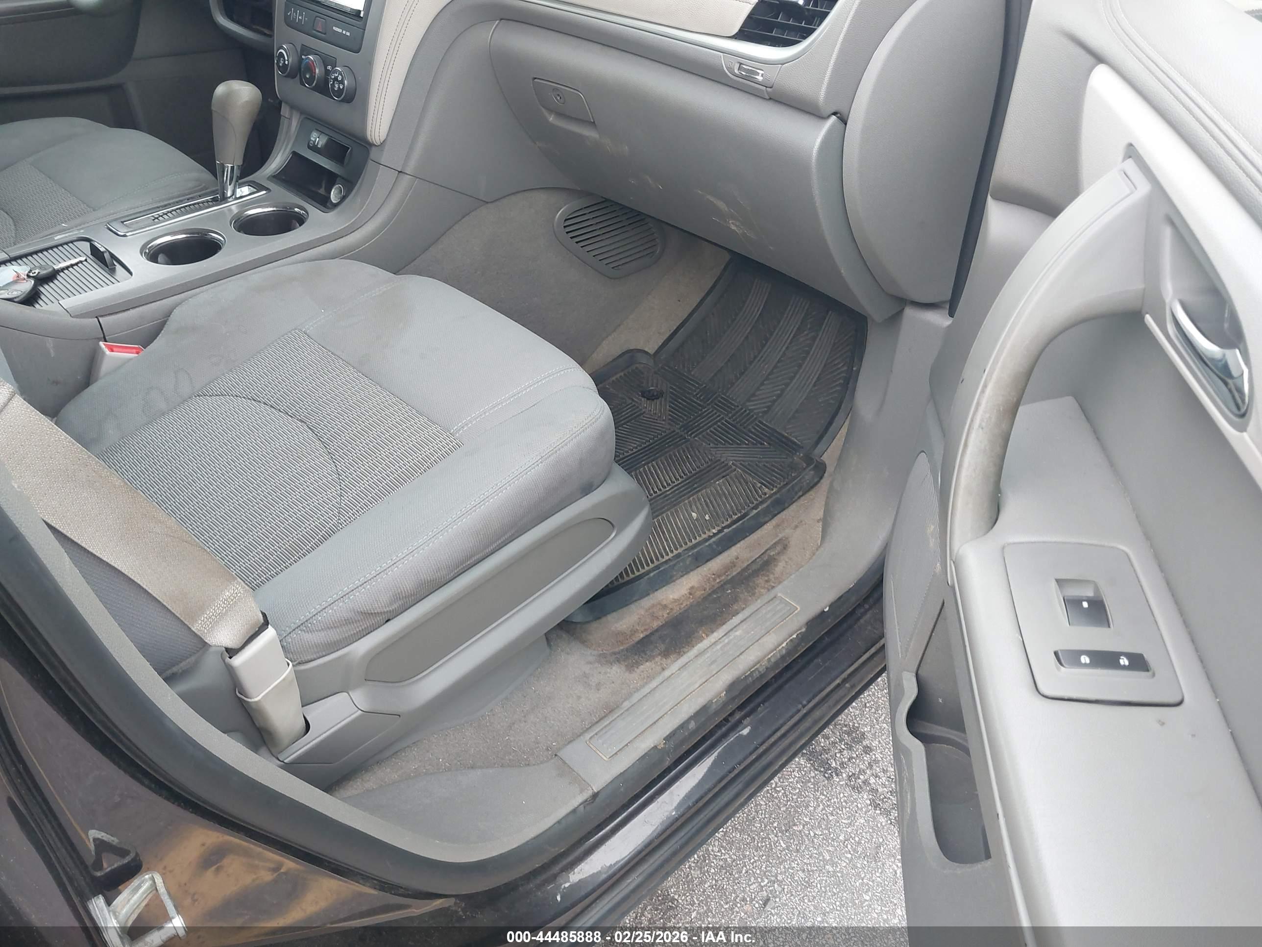 CHEVROLET TRAVERSE image 5