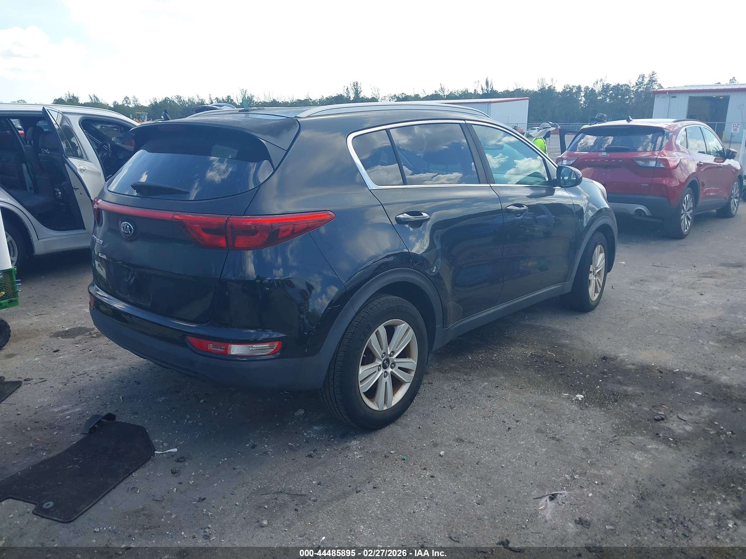 KIA SPORTAGE image 4