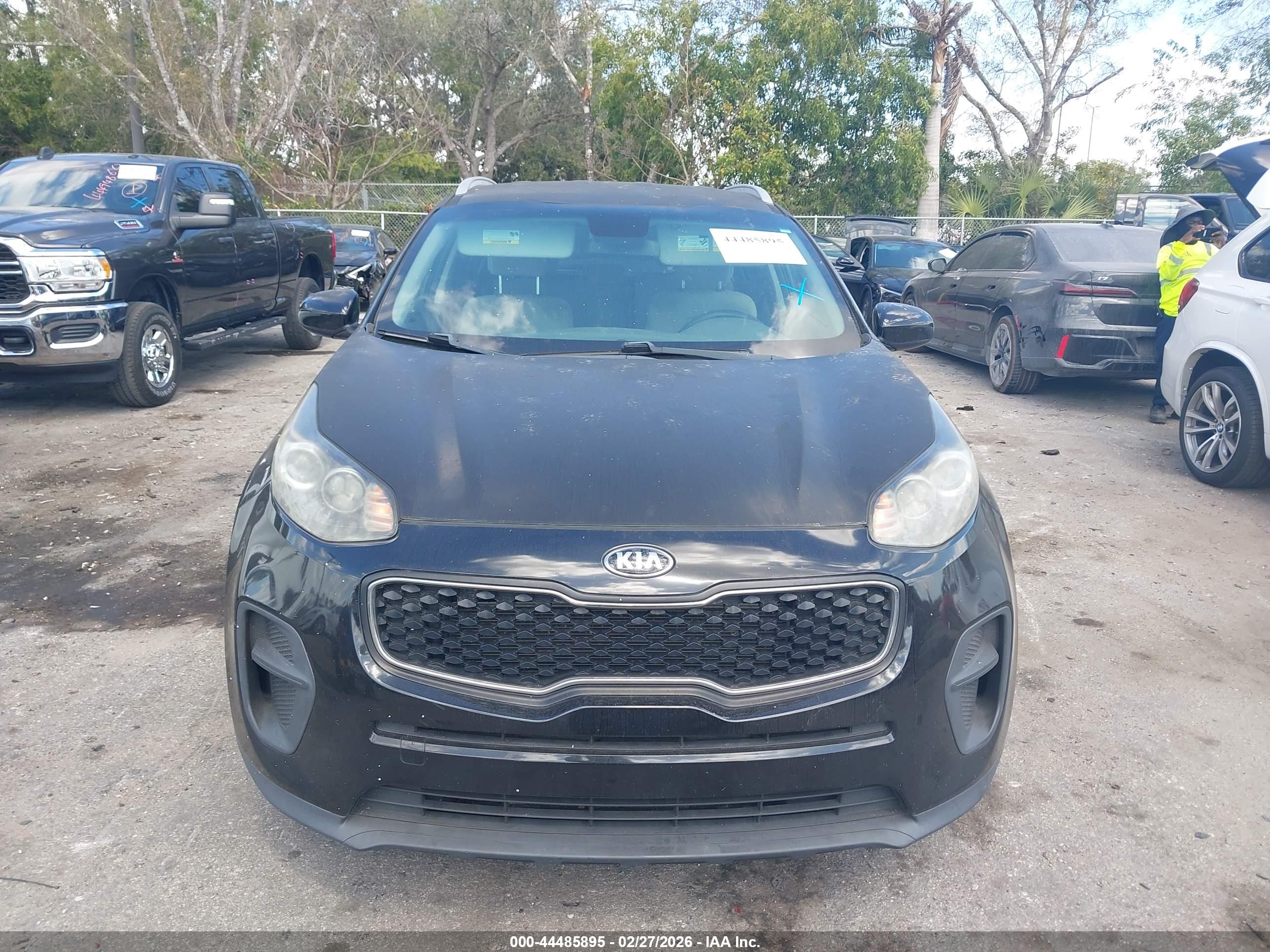 KIA SPORTAGE image 6