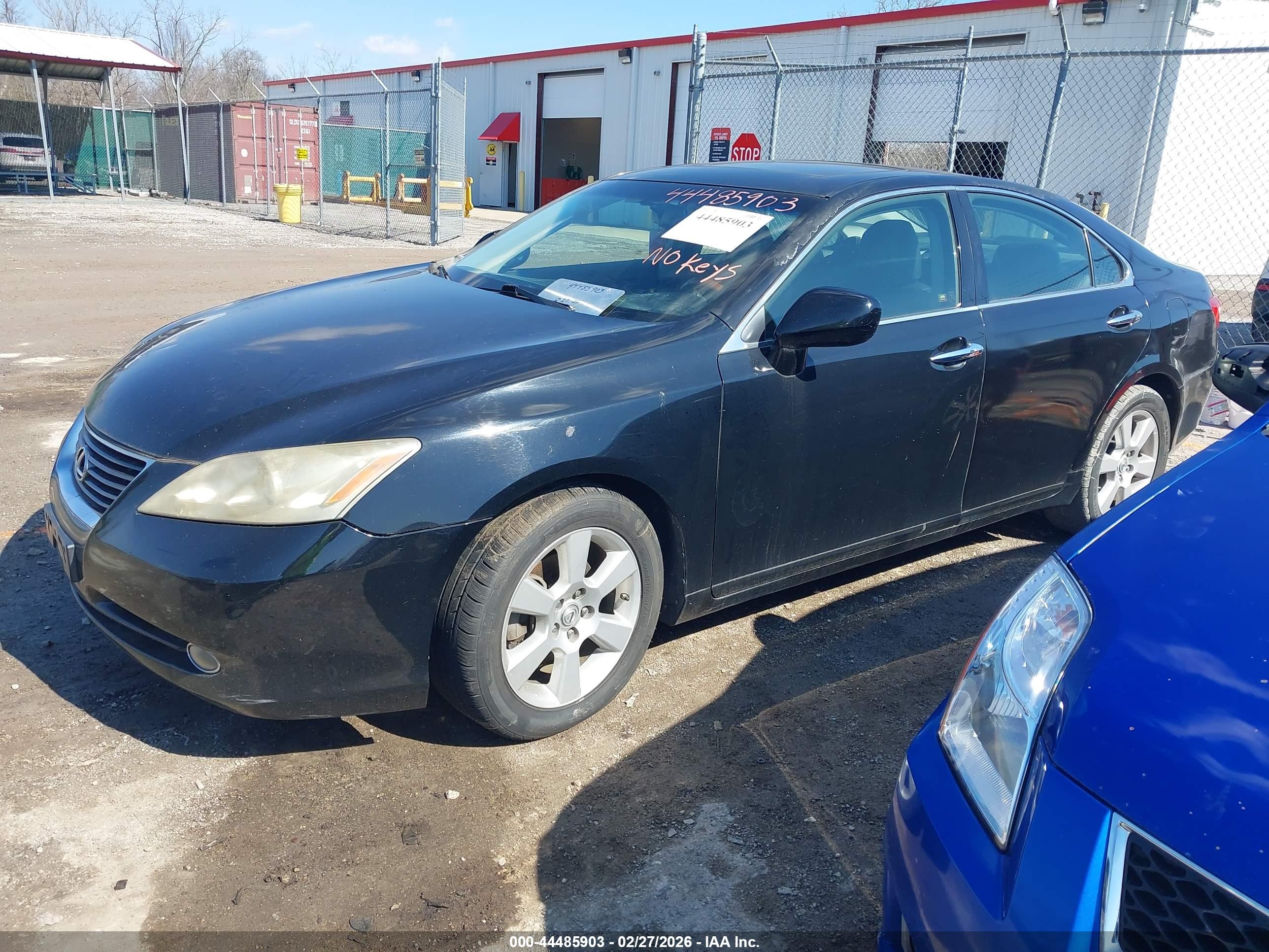 LEXUS ES image 2