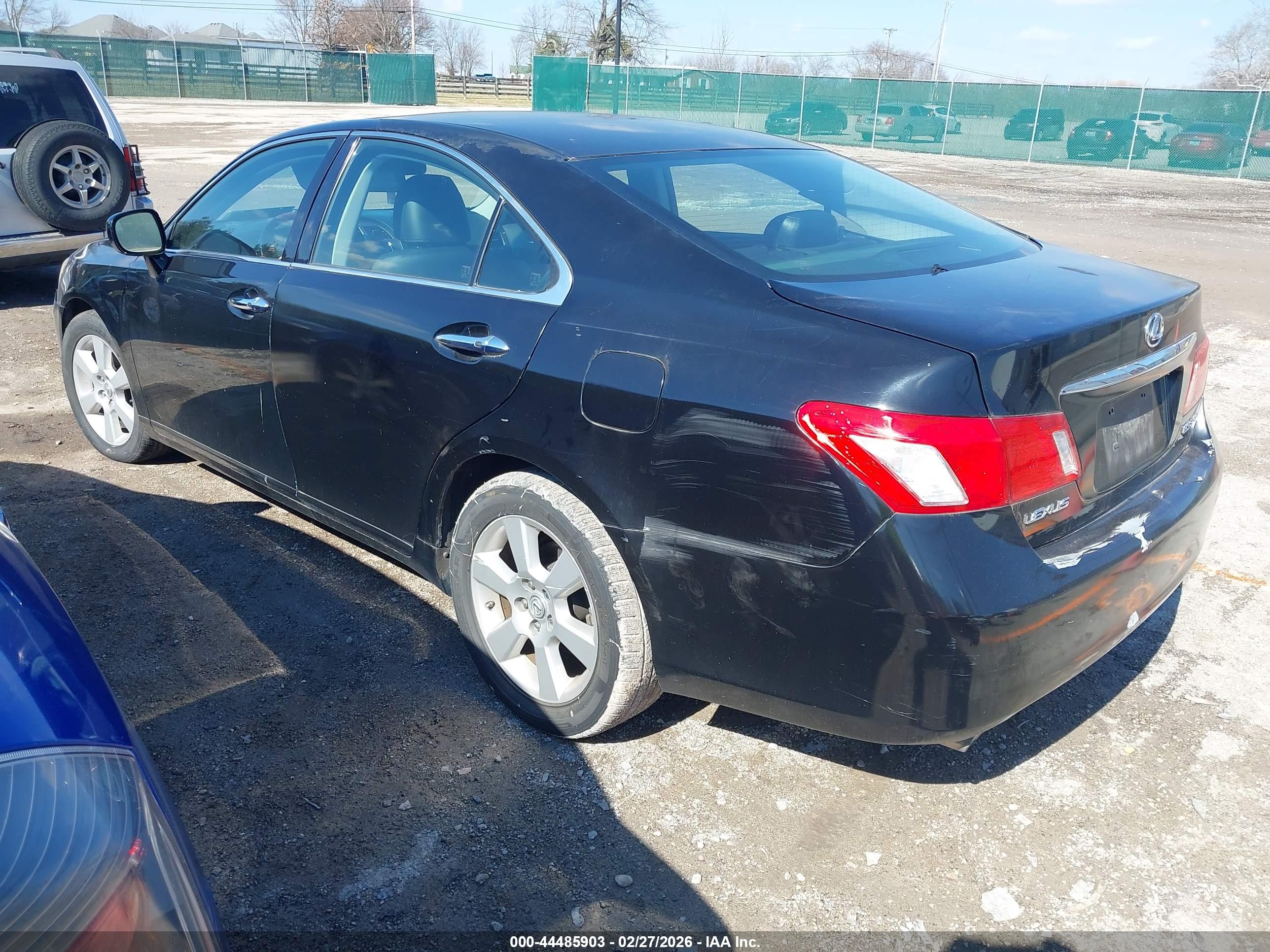 LEXUS ES image 3