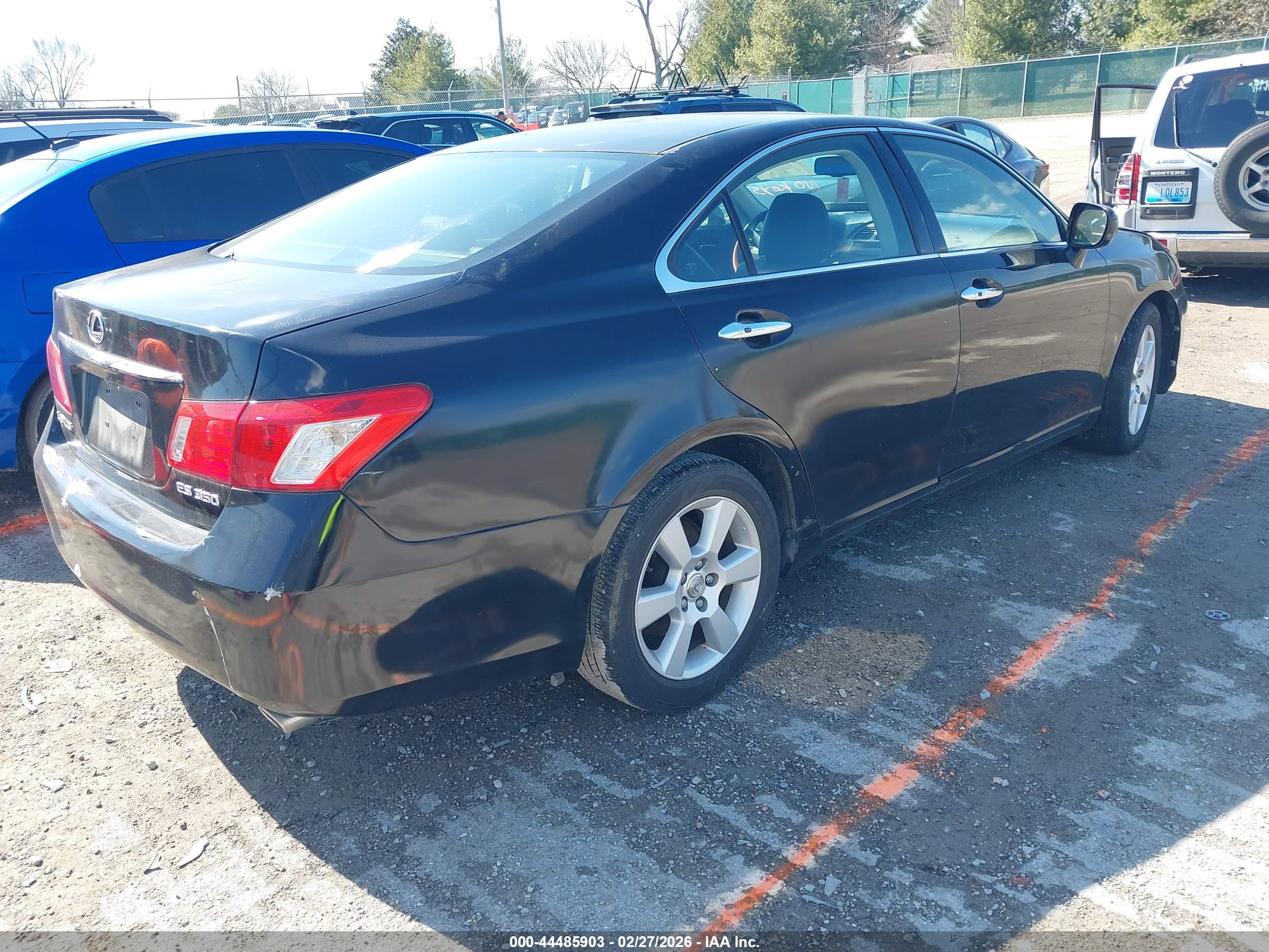 LEXUS ES image 4