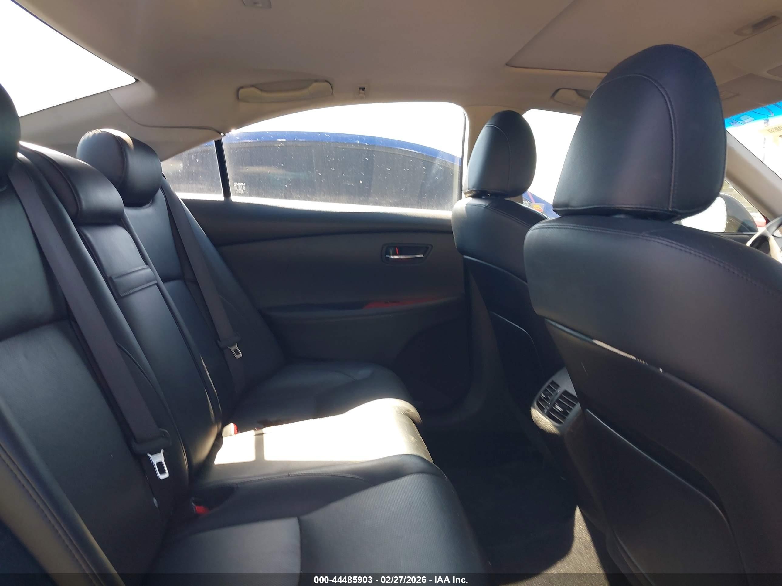 LEXUS ES image 8