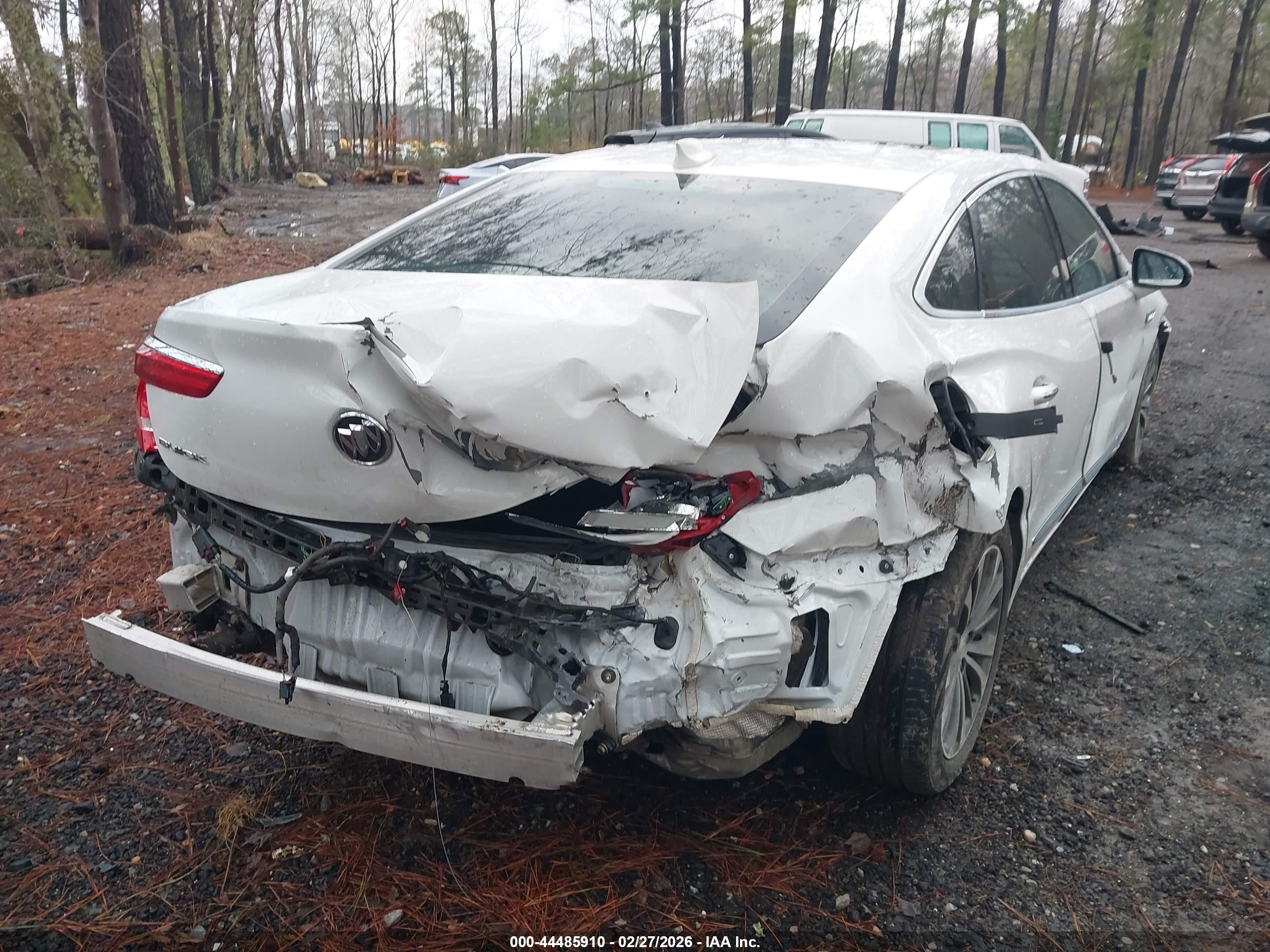 BUICK LACROSSE image 4