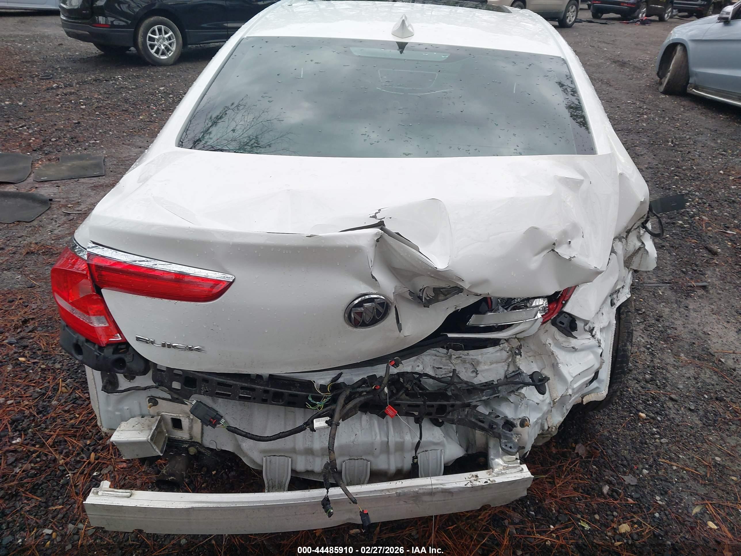 BUICK LACROSSE image 6