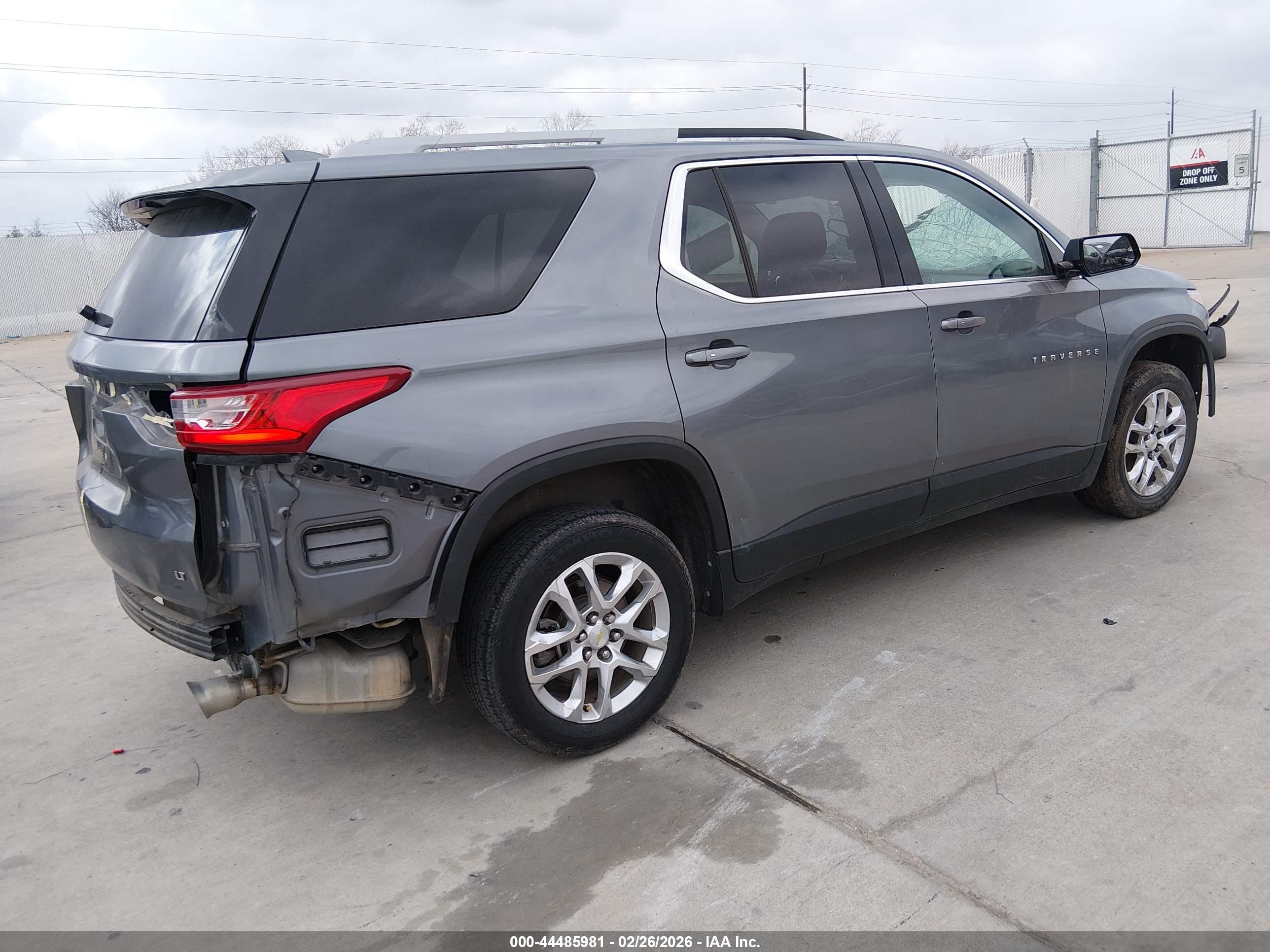 CHEVROLET TRAVERSE image 4